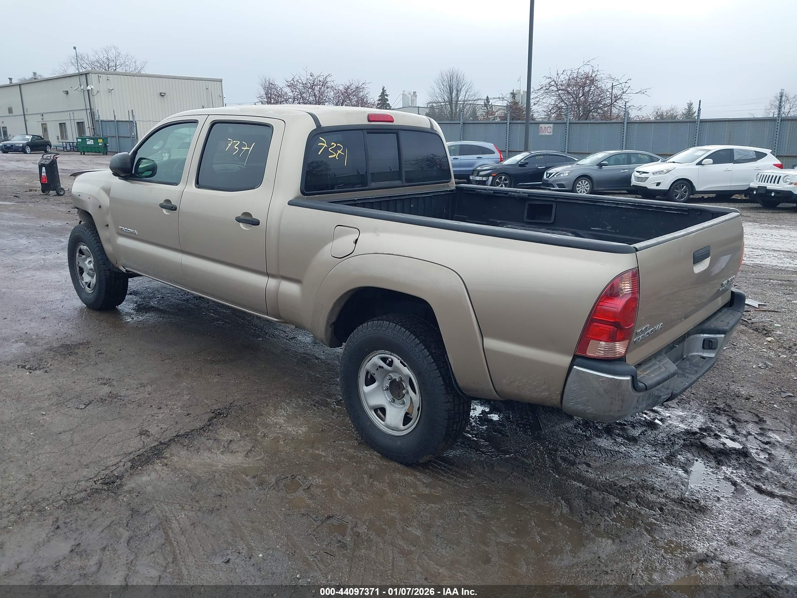 TOYOTA TACOMA image 3