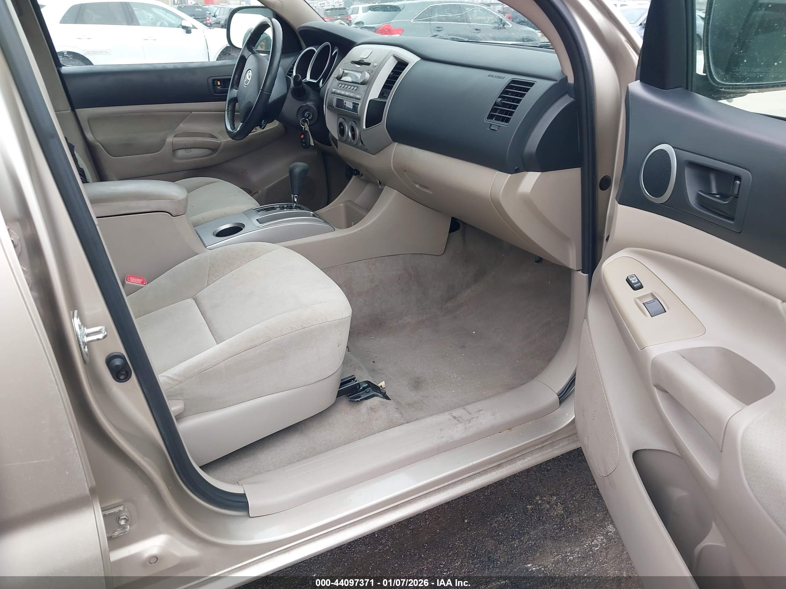 TOYOTA TACOMA image 5