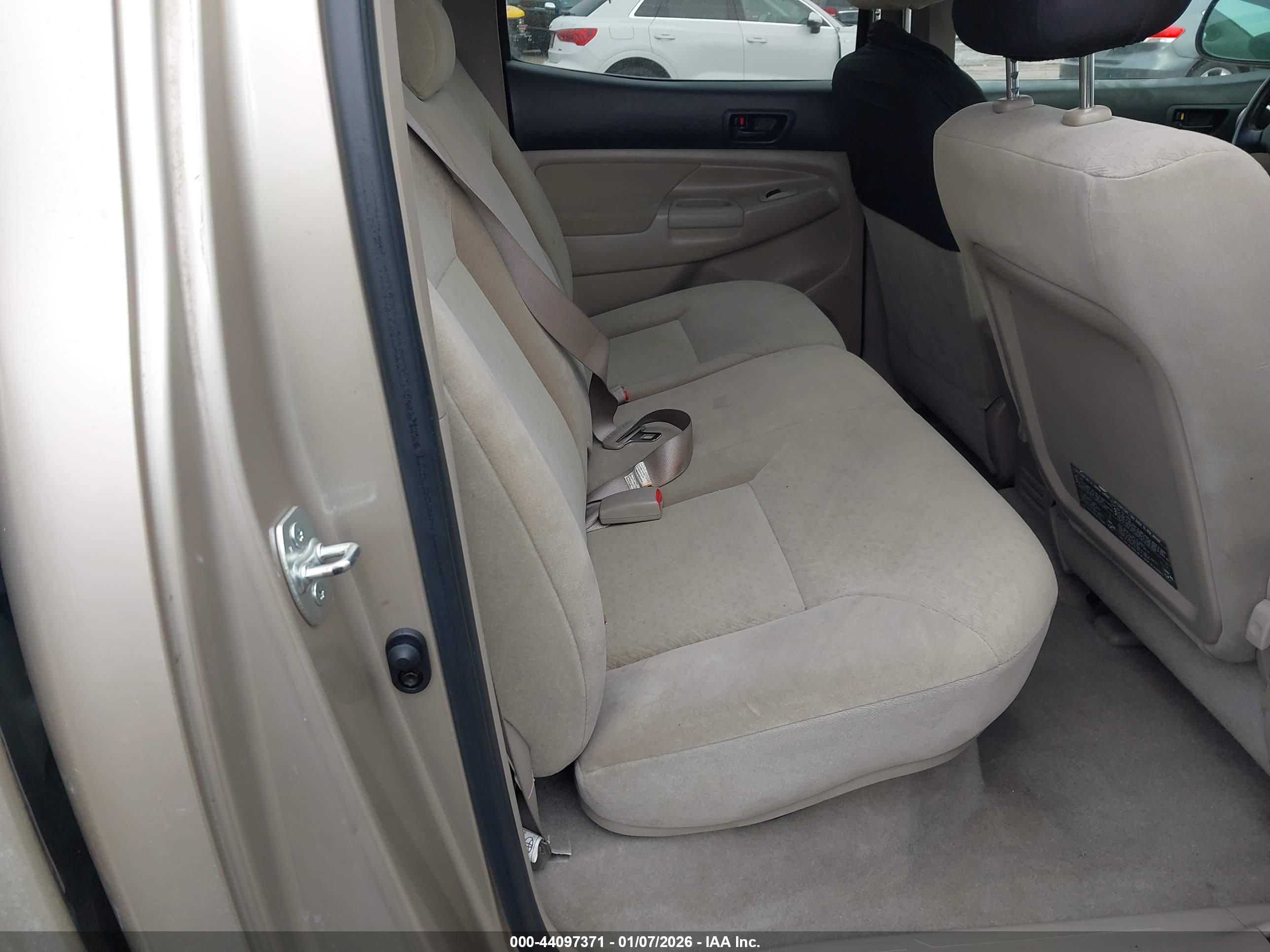 TOYOTA TACOMA image 8