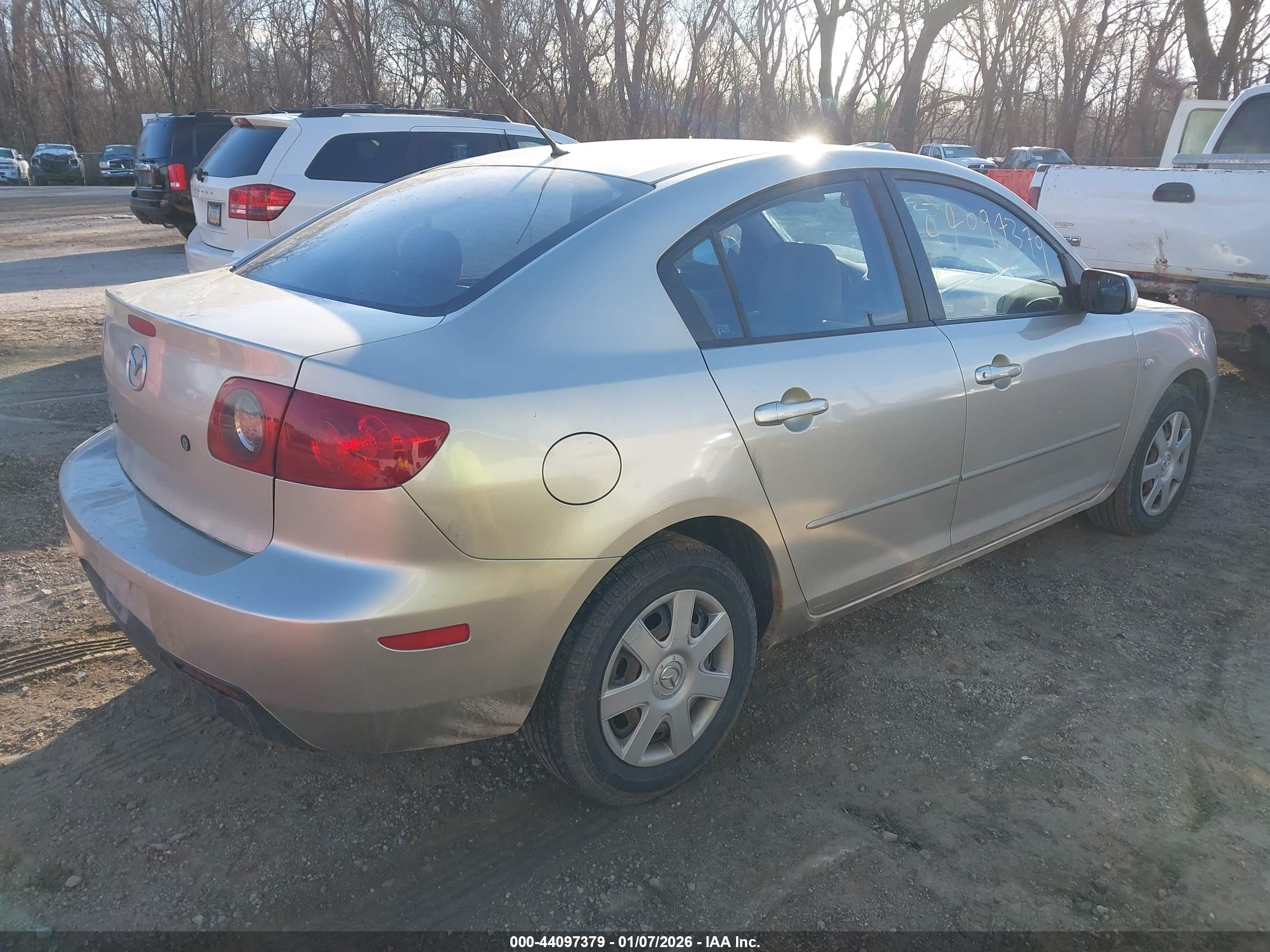 MAZDA MAZDA3 image 4