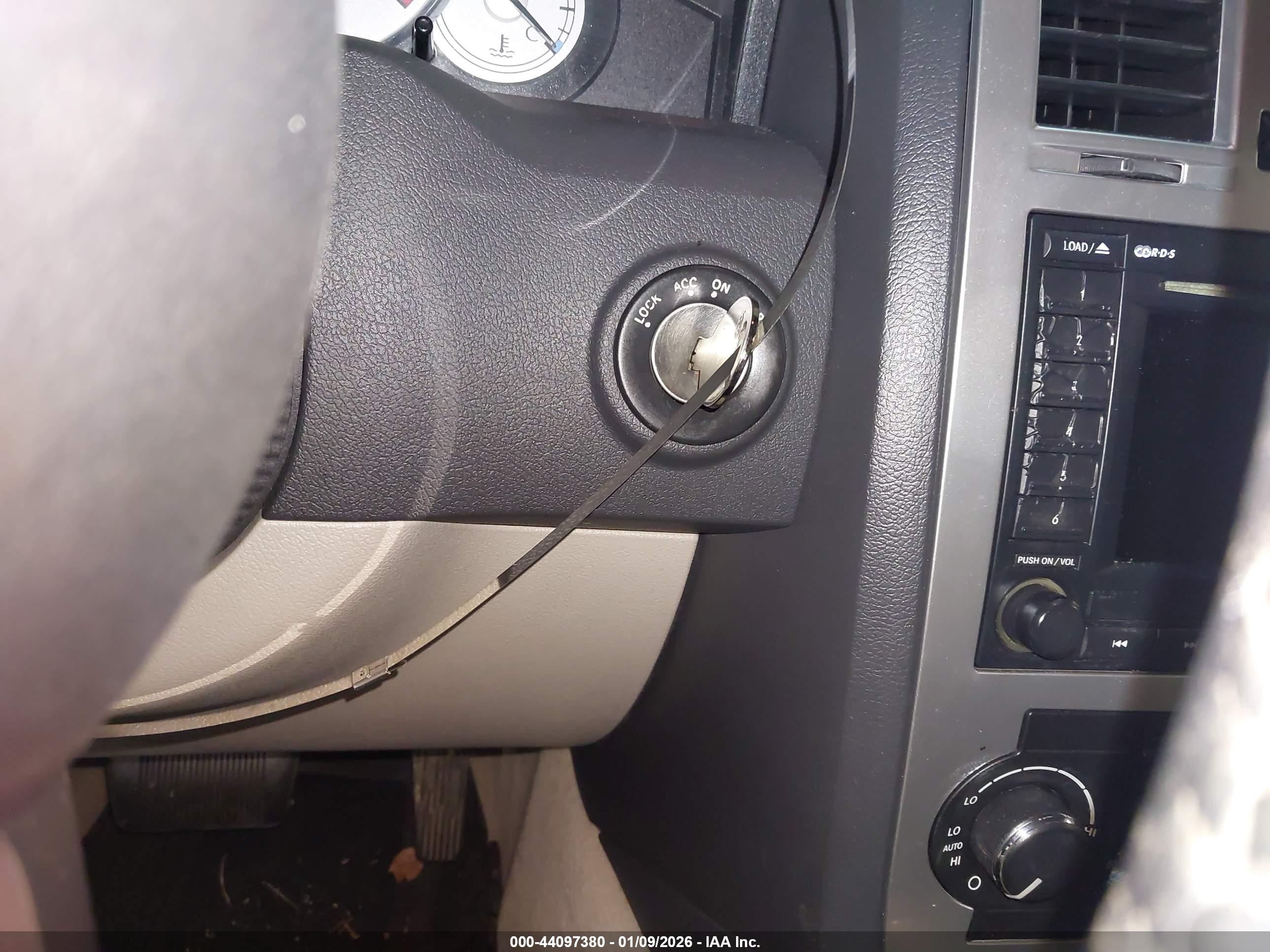CHRYSLER 300C image 11