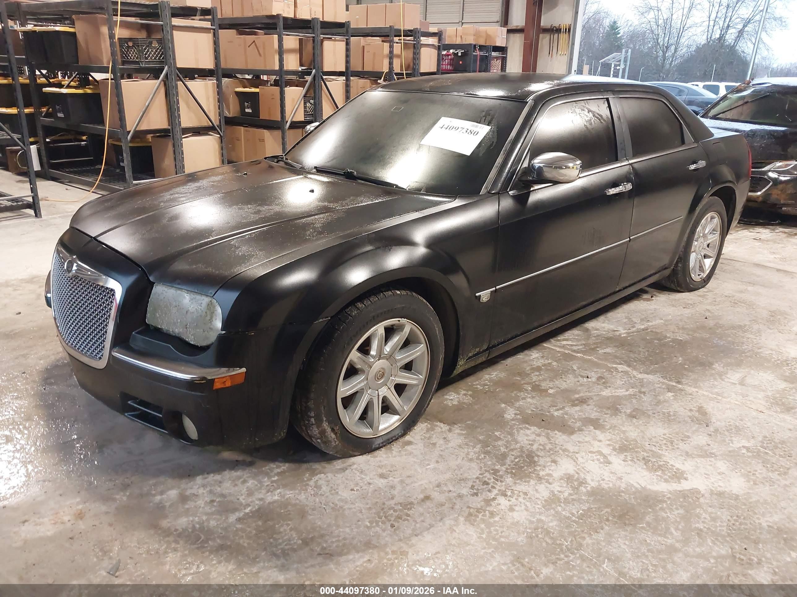 CHRYSLER 300C image 2