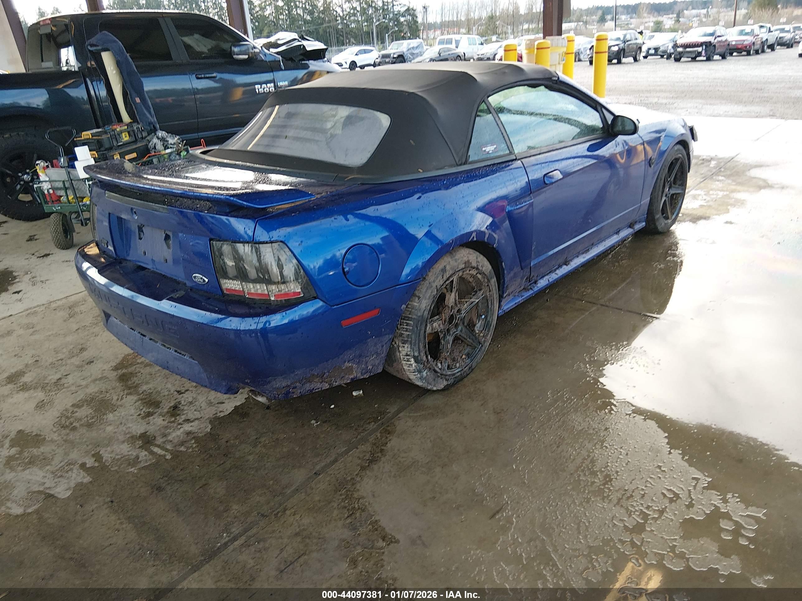 FORD MUSTANG image 4