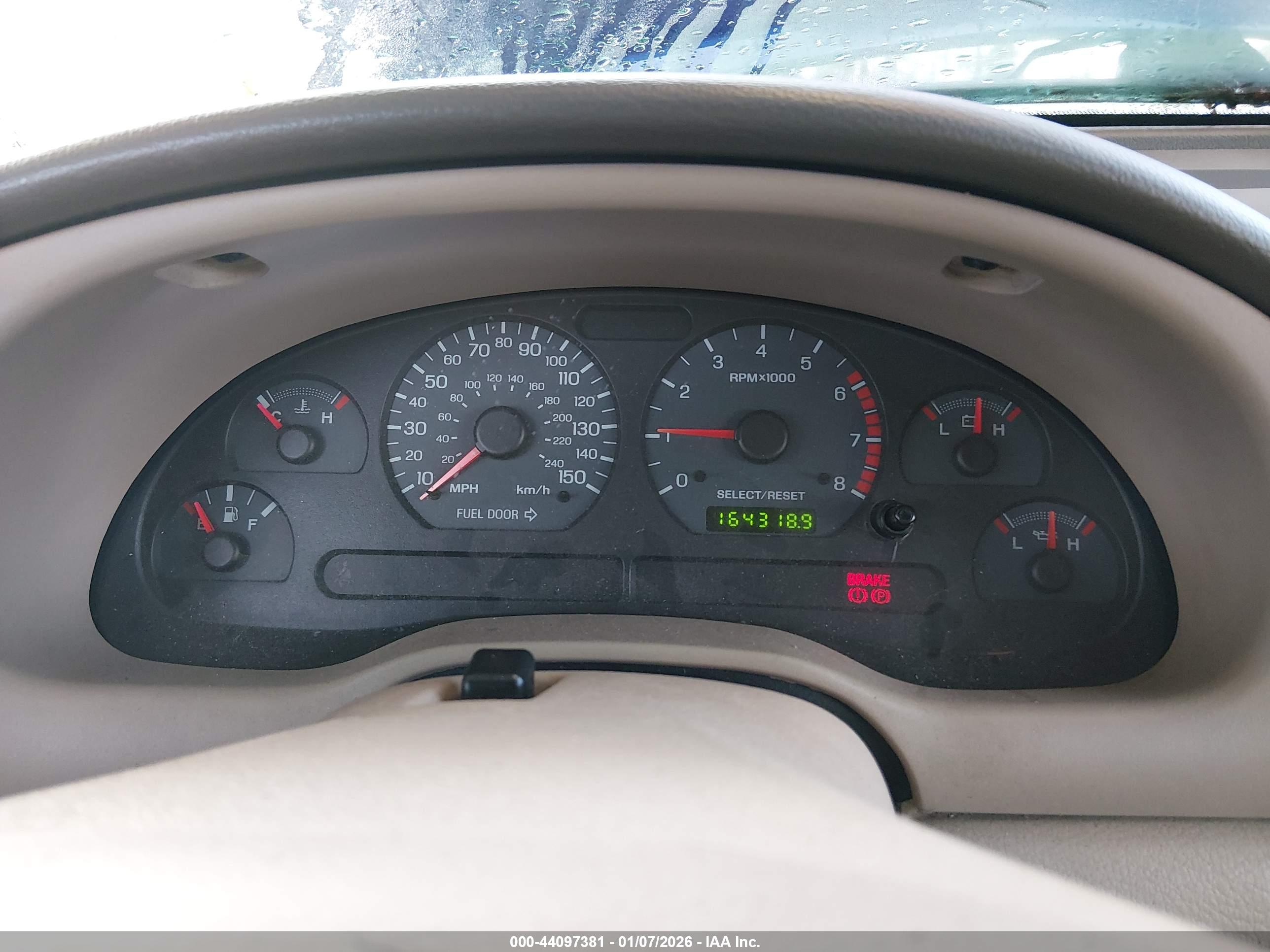 FORD MUSTANG image 7