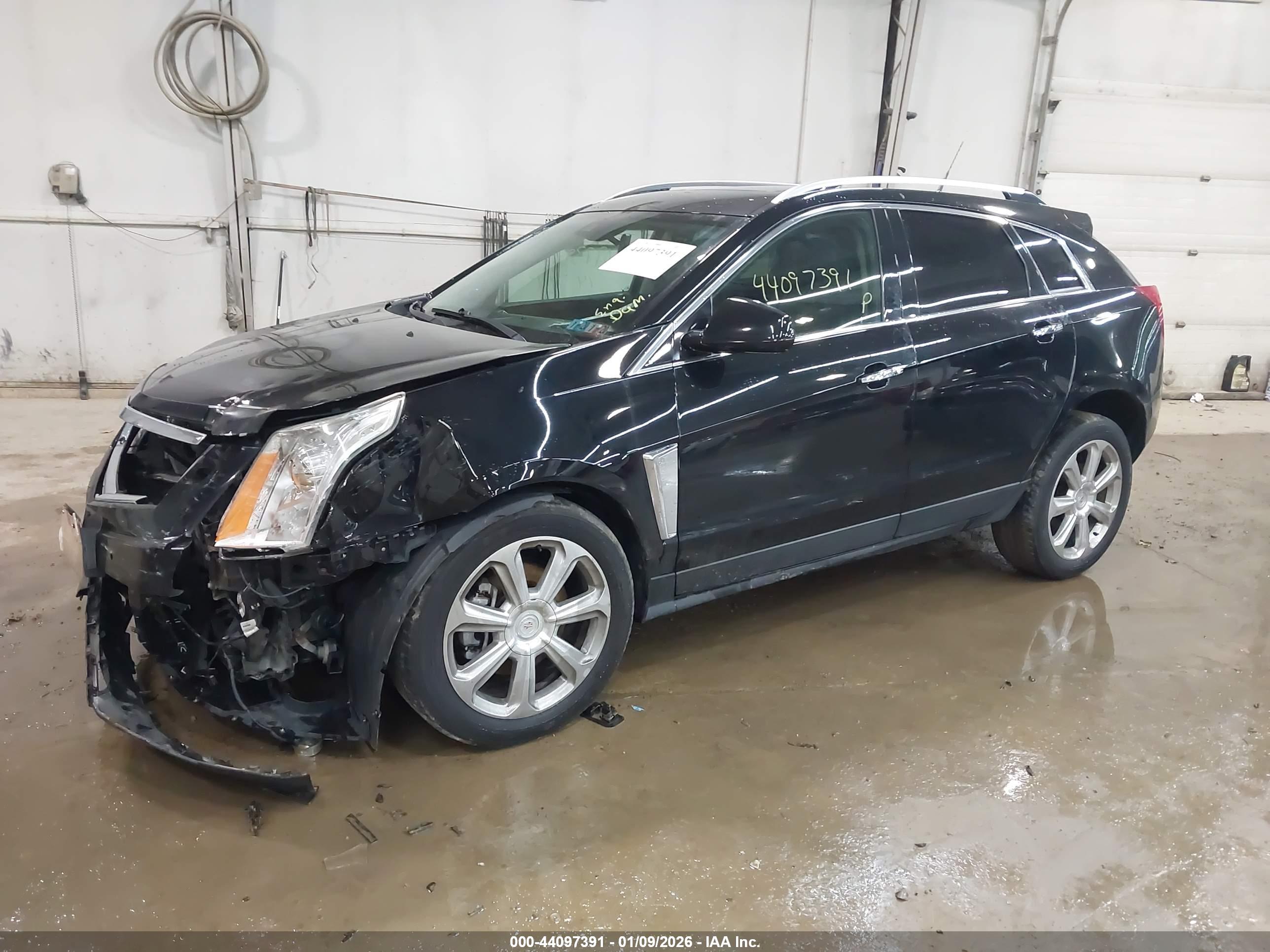 CADILLAC SRX image 2