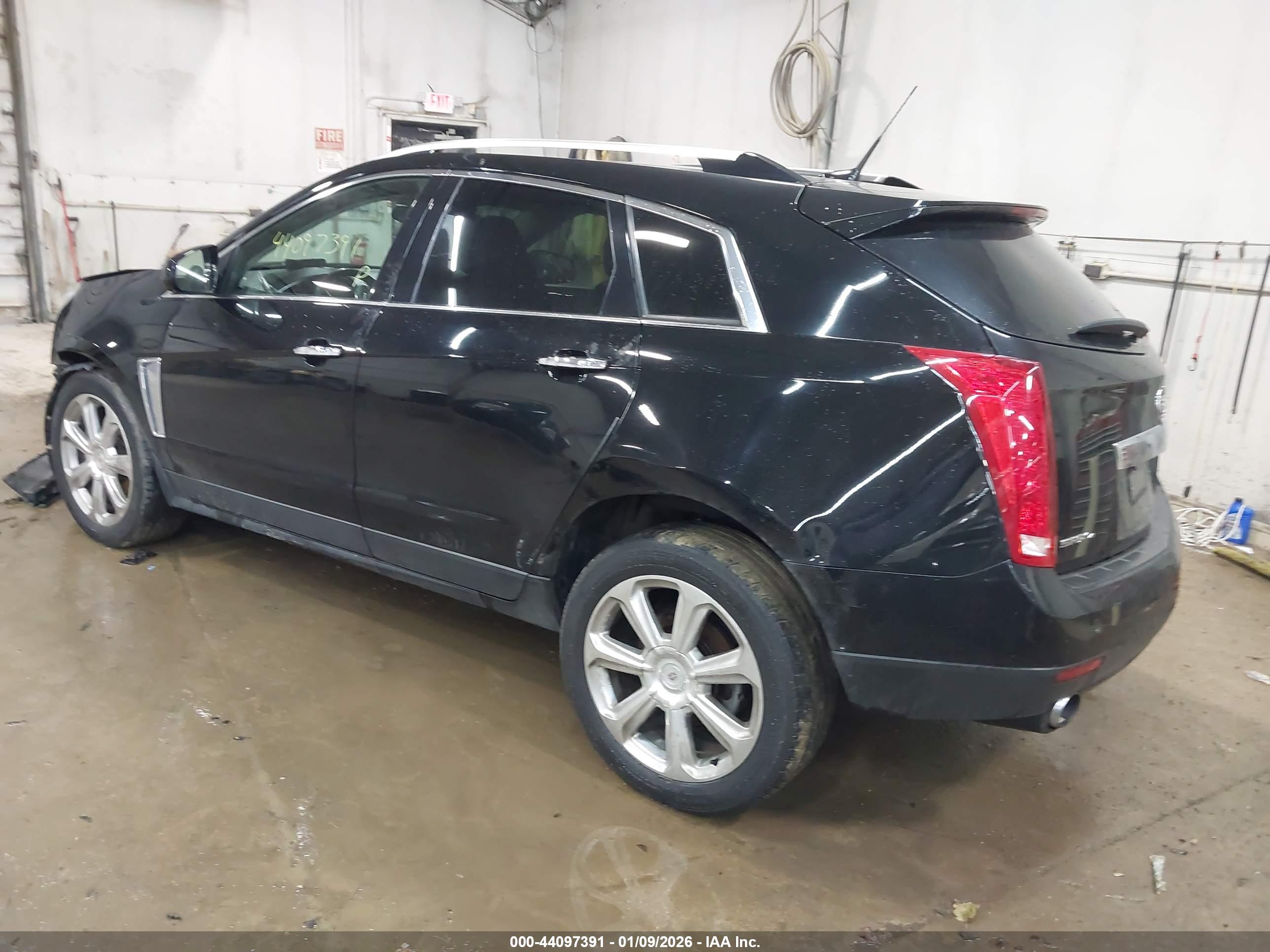 CADILLAC SRX image 3
