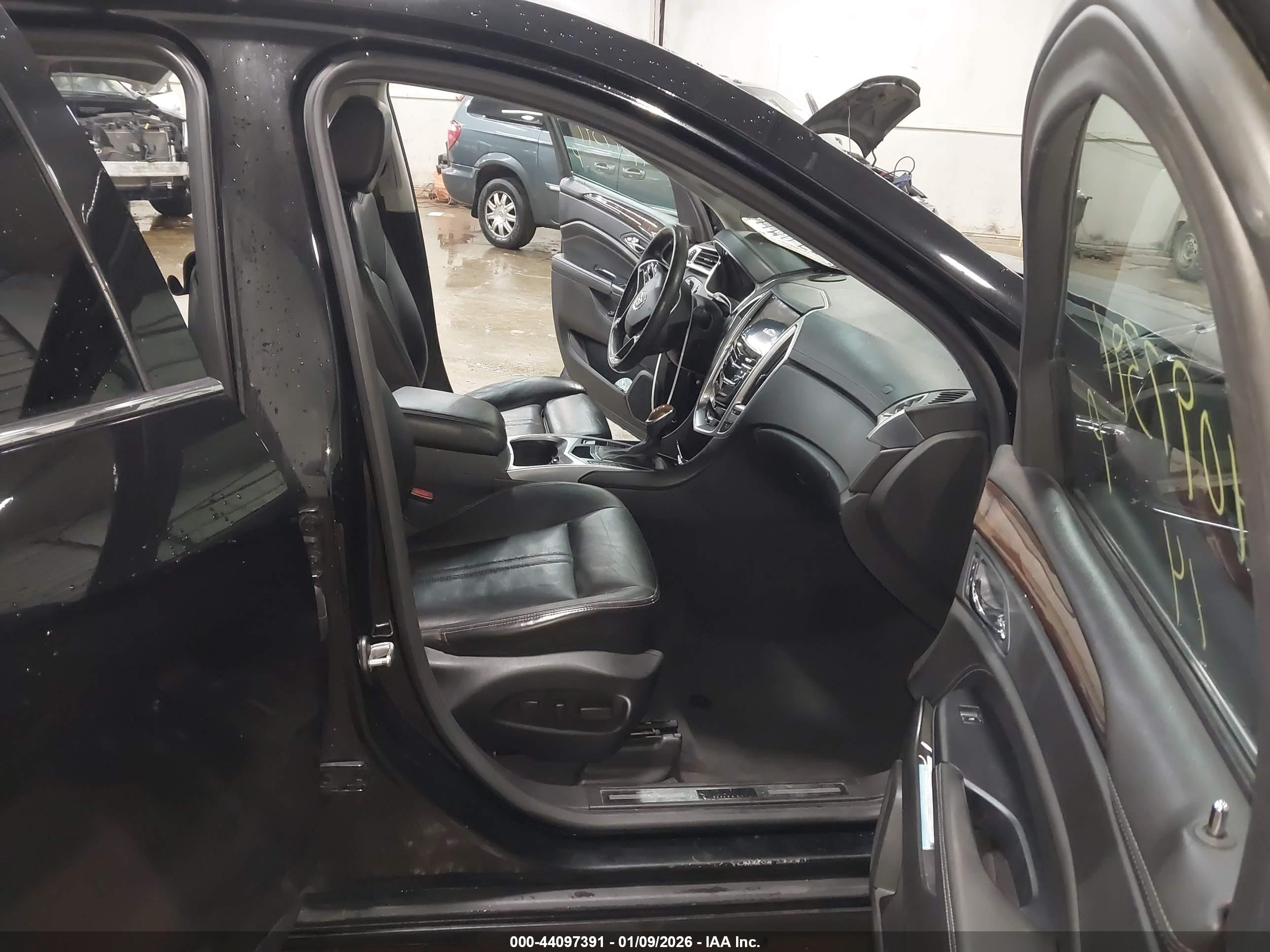 CADILLAC SRX image 5
