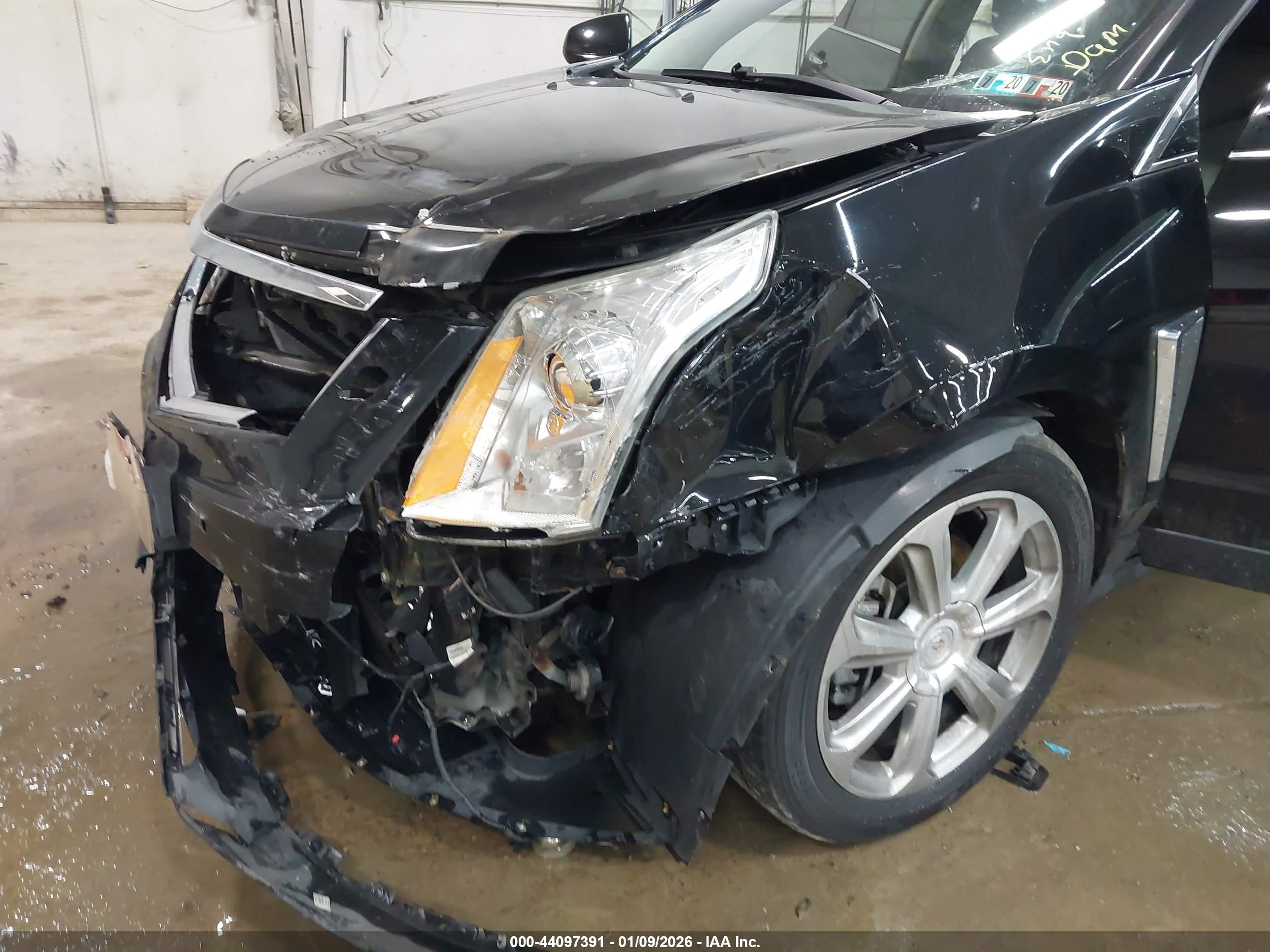 CADILLAC SRX image 6