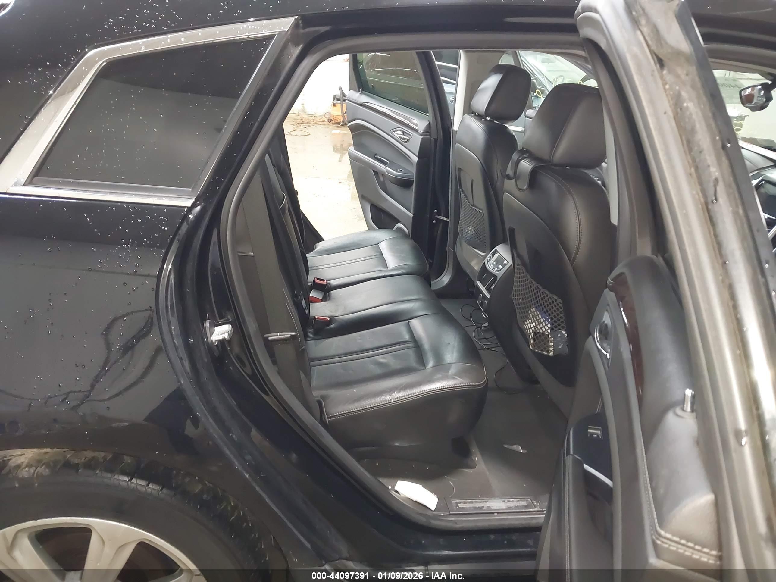 CADILLAC SRX image 8