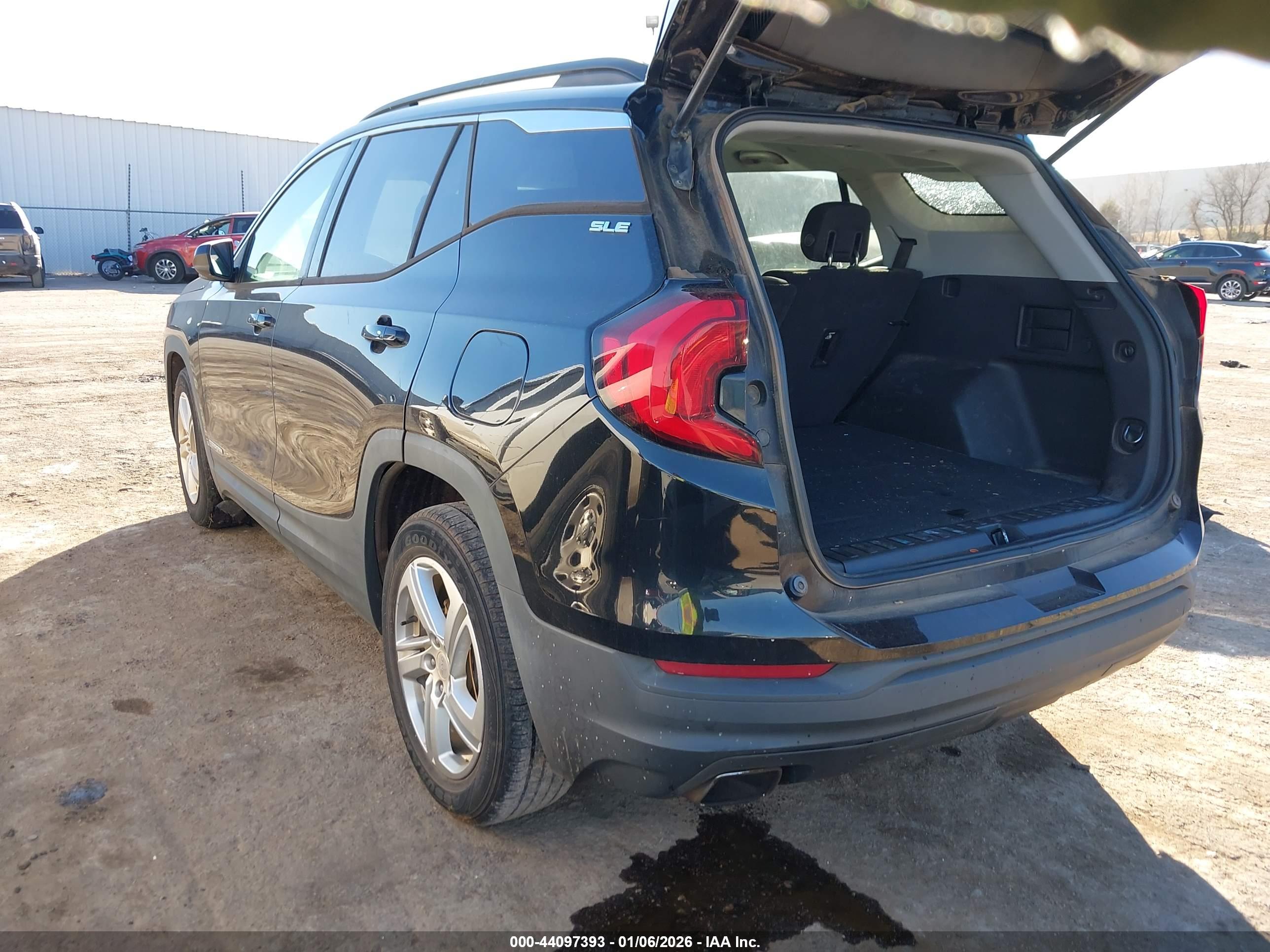 GMC TERRAIN image 3