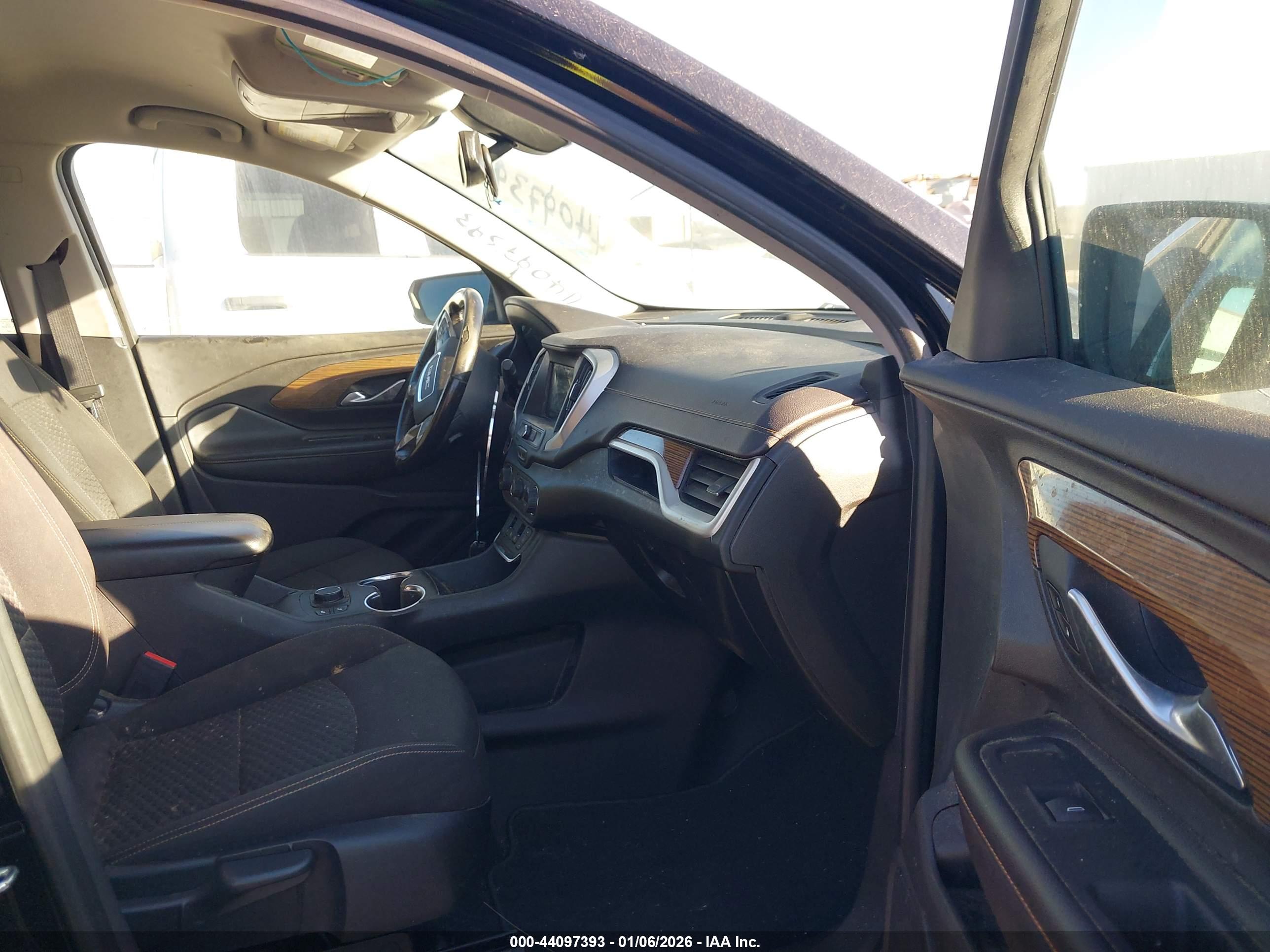 GMC TERRAIN image 5