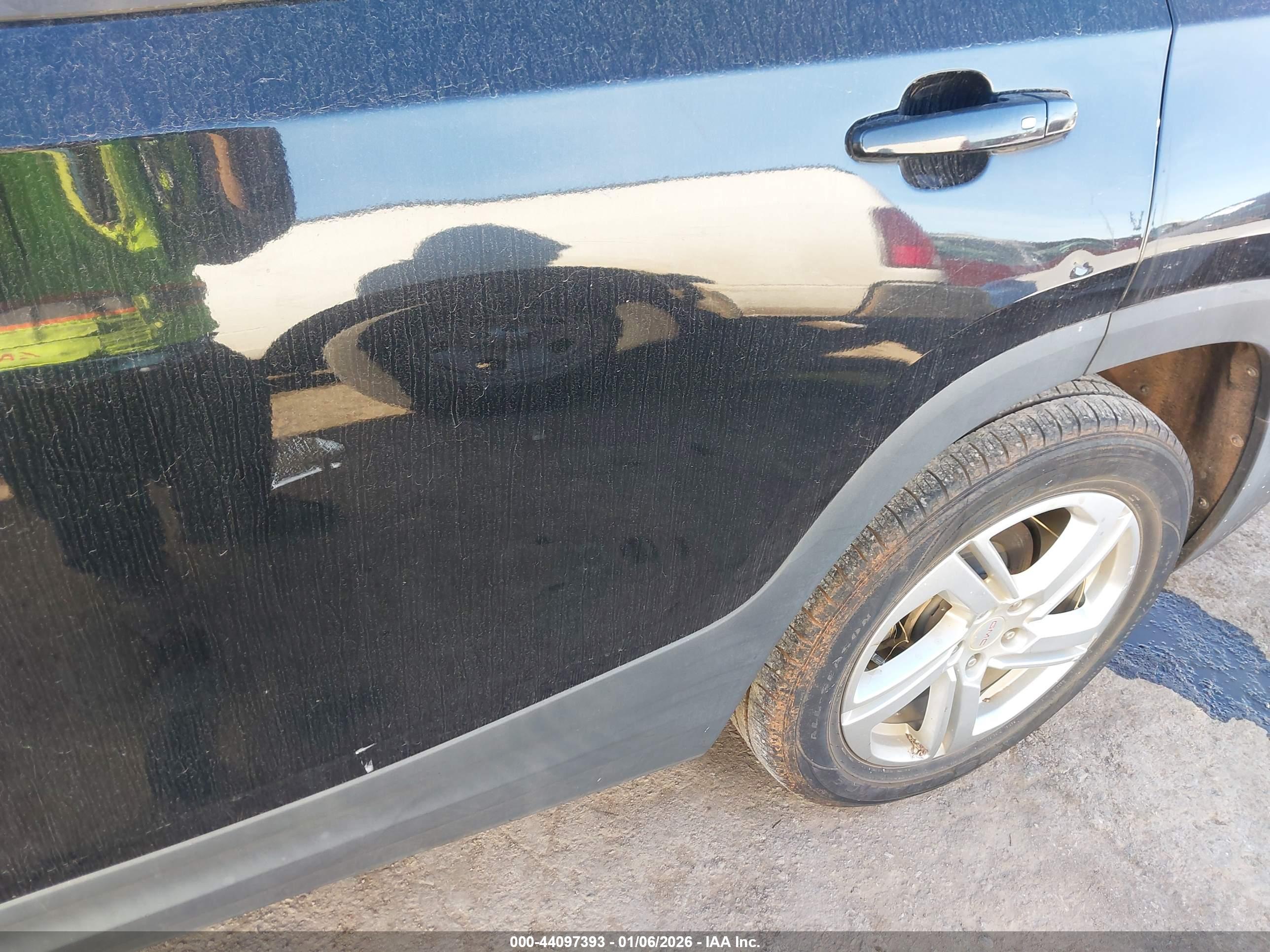 GMC TERRAIN image 6