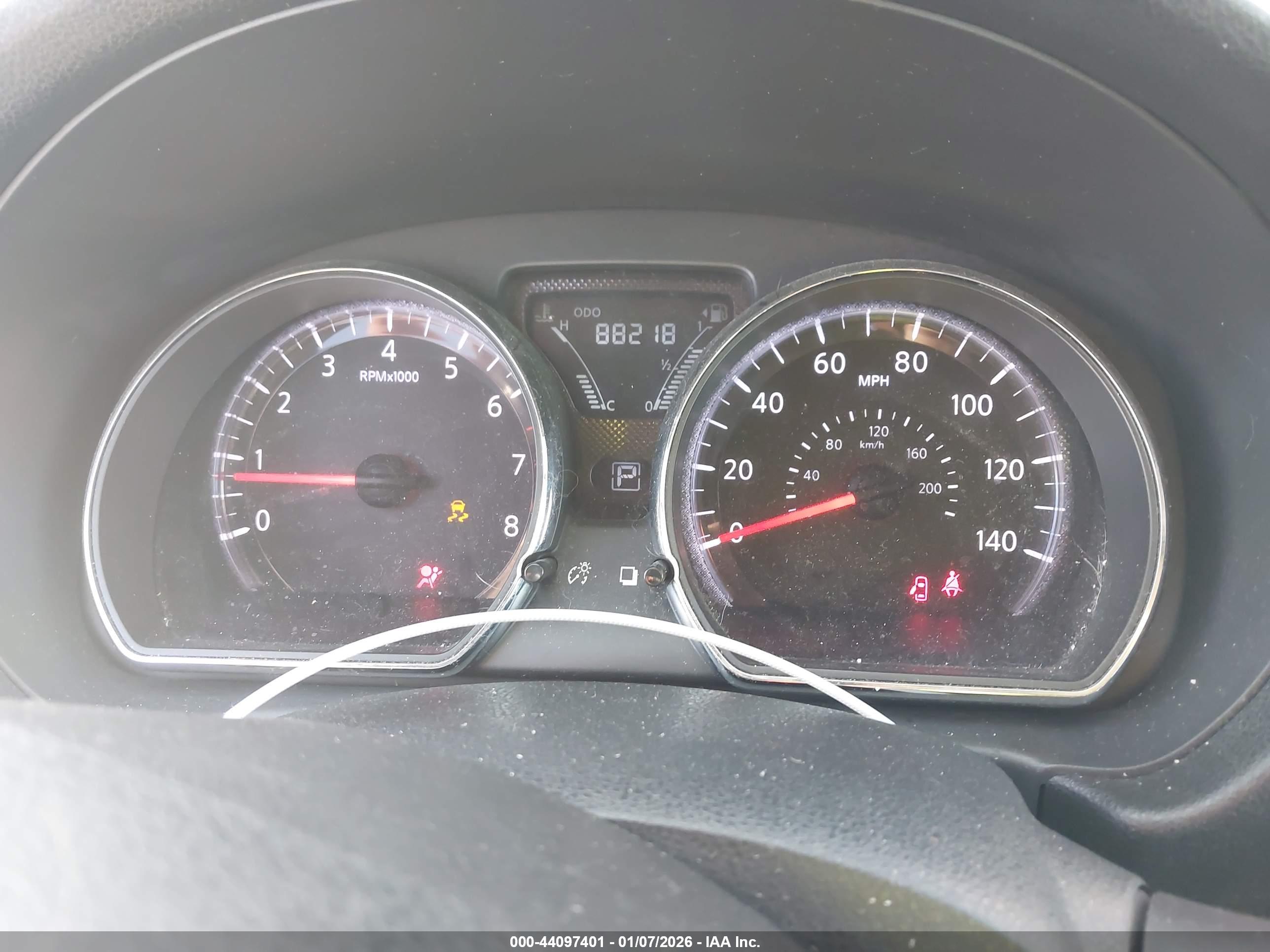 NISSAN VERSA image 7