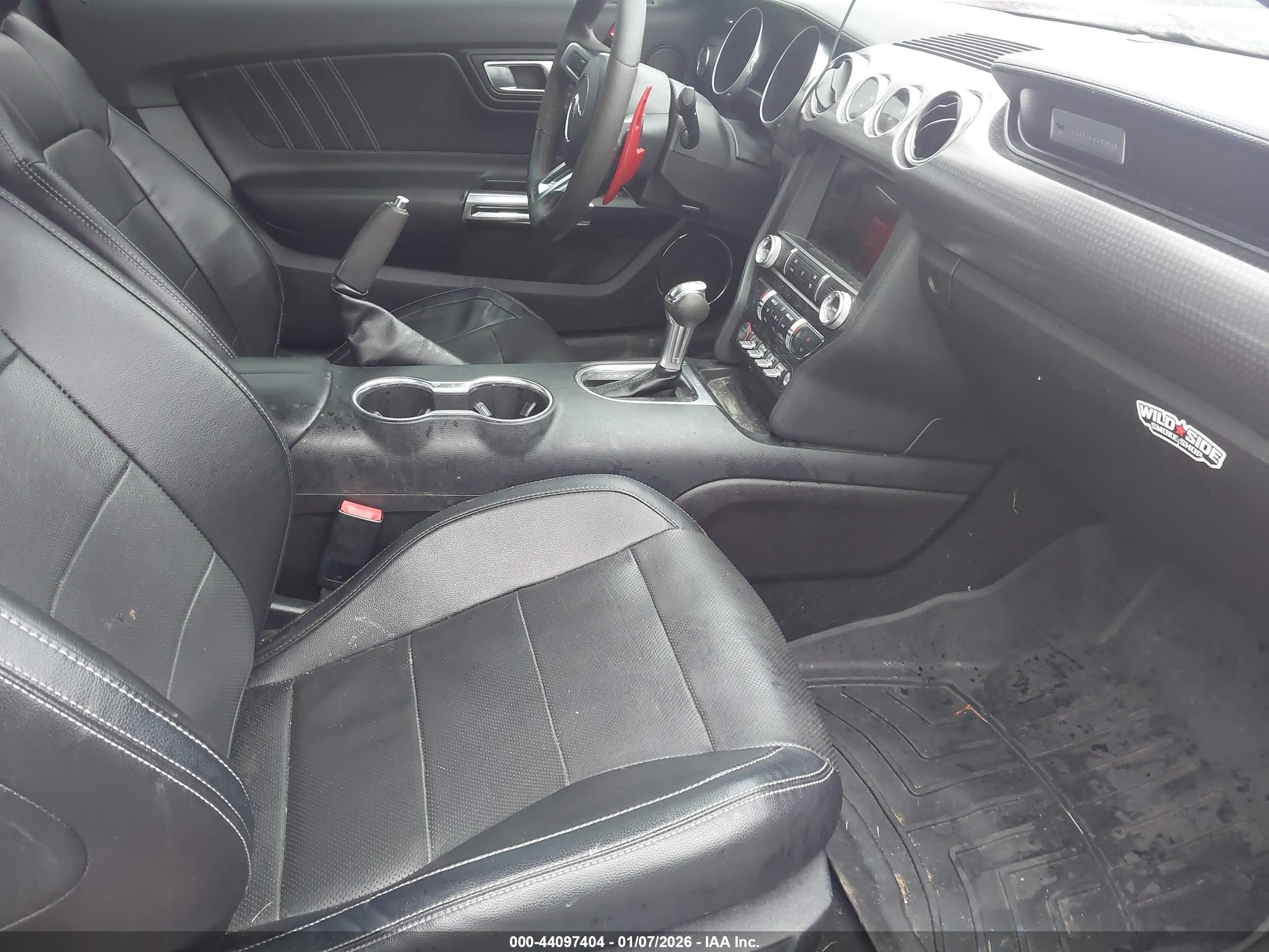 FORD MUSTANG image 5