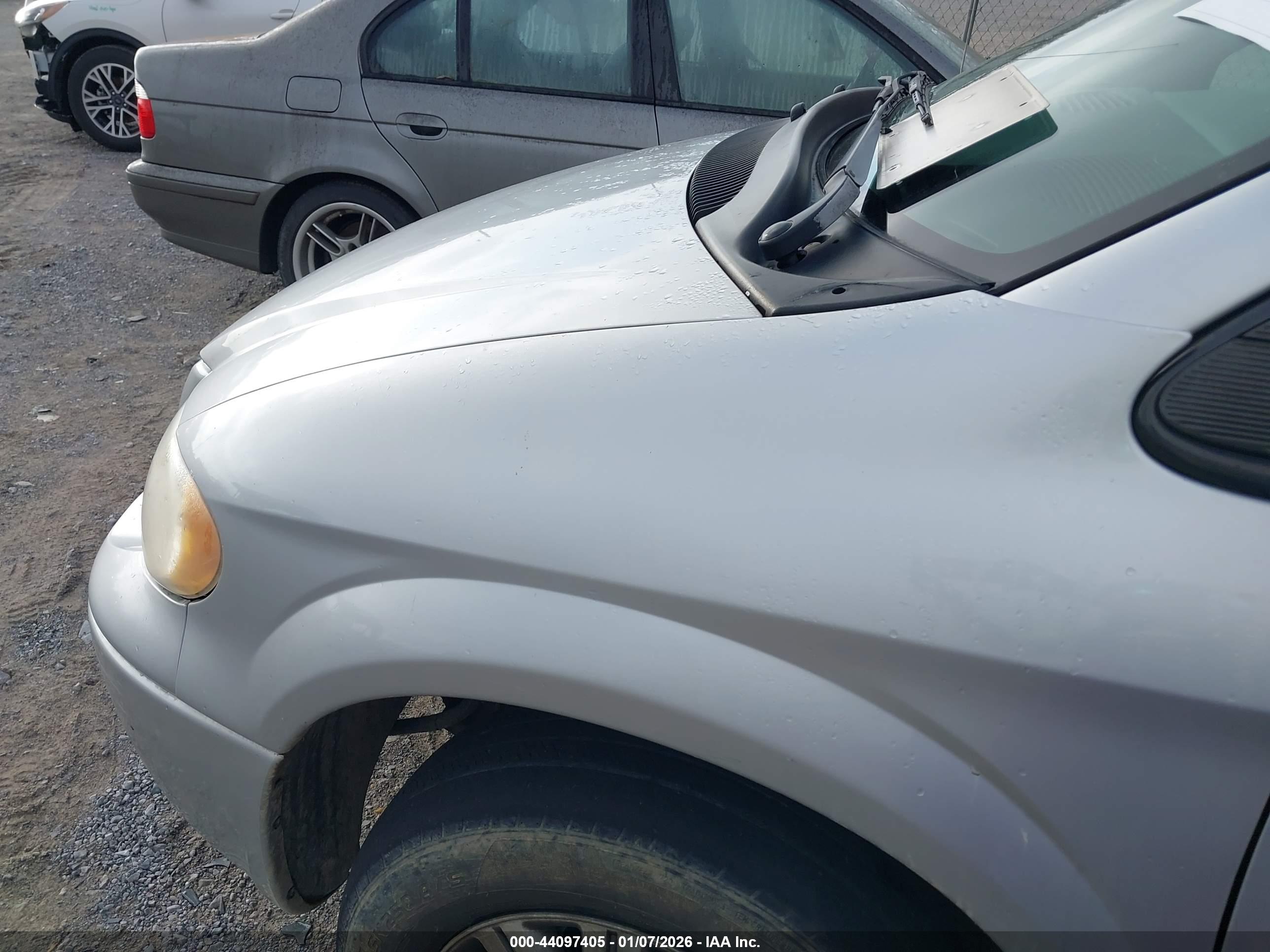 CHRYSLER TOWN image 10