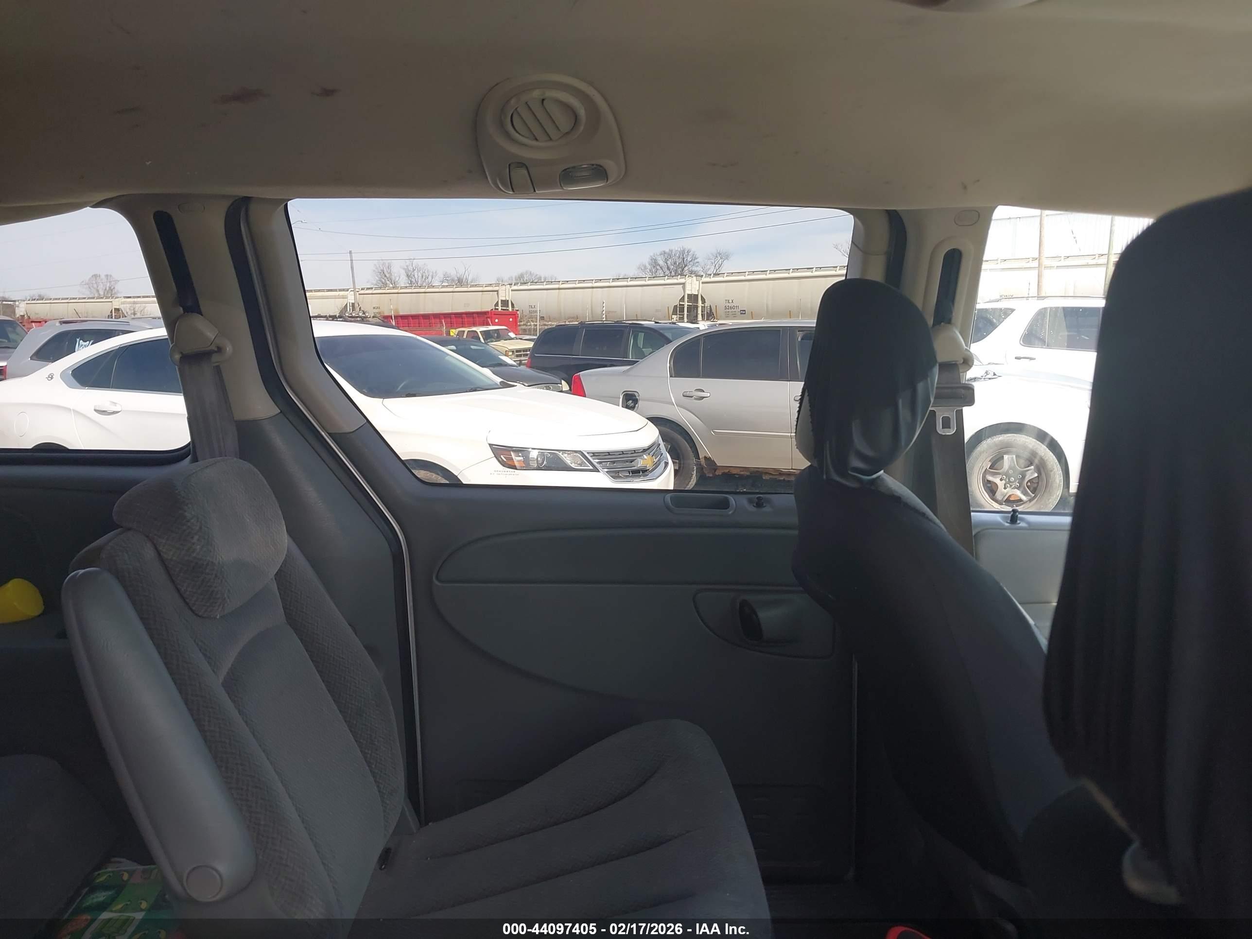 CHRYSLER TOWN image 8