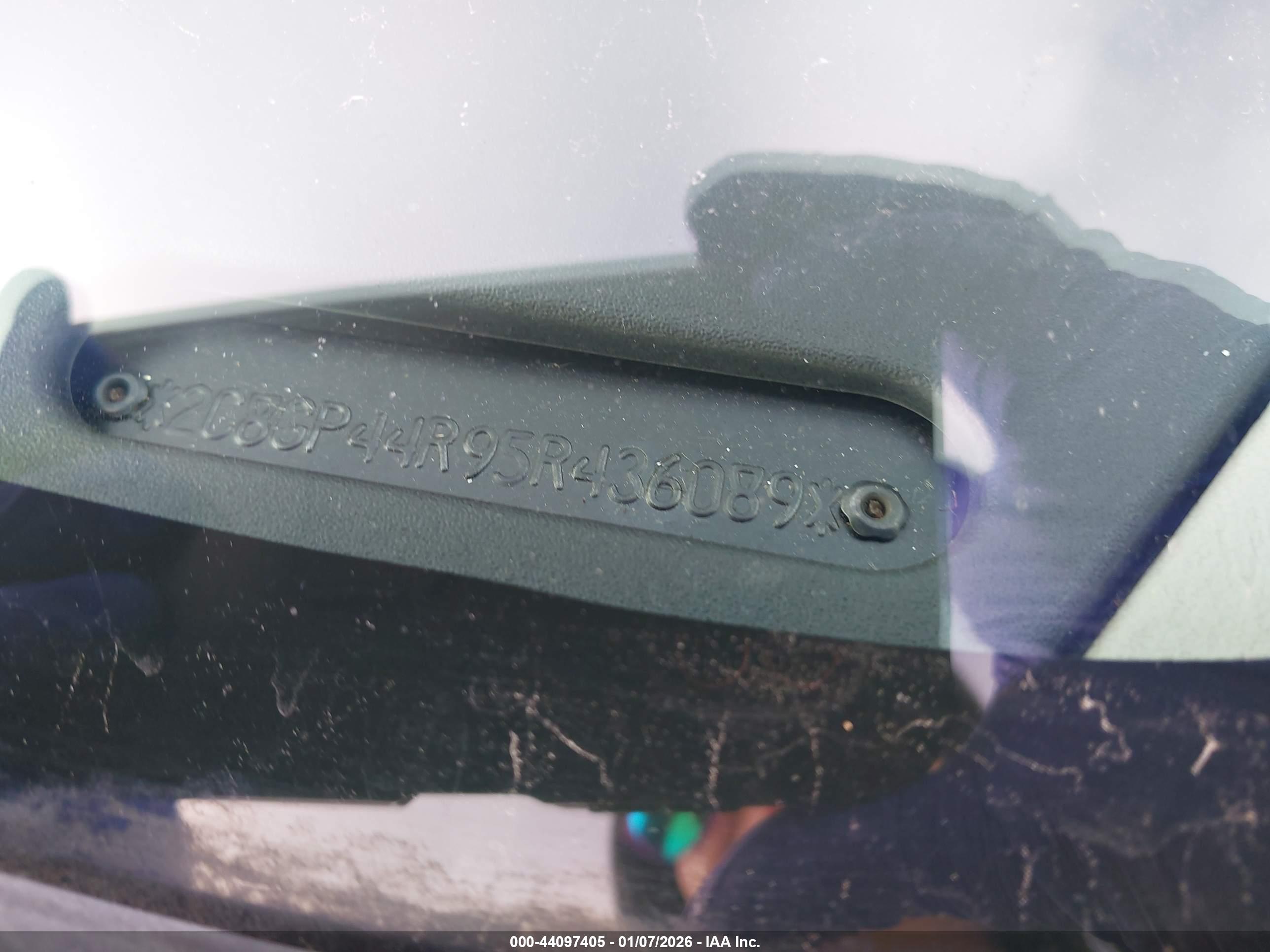 CHRYSLER TOWN image 9