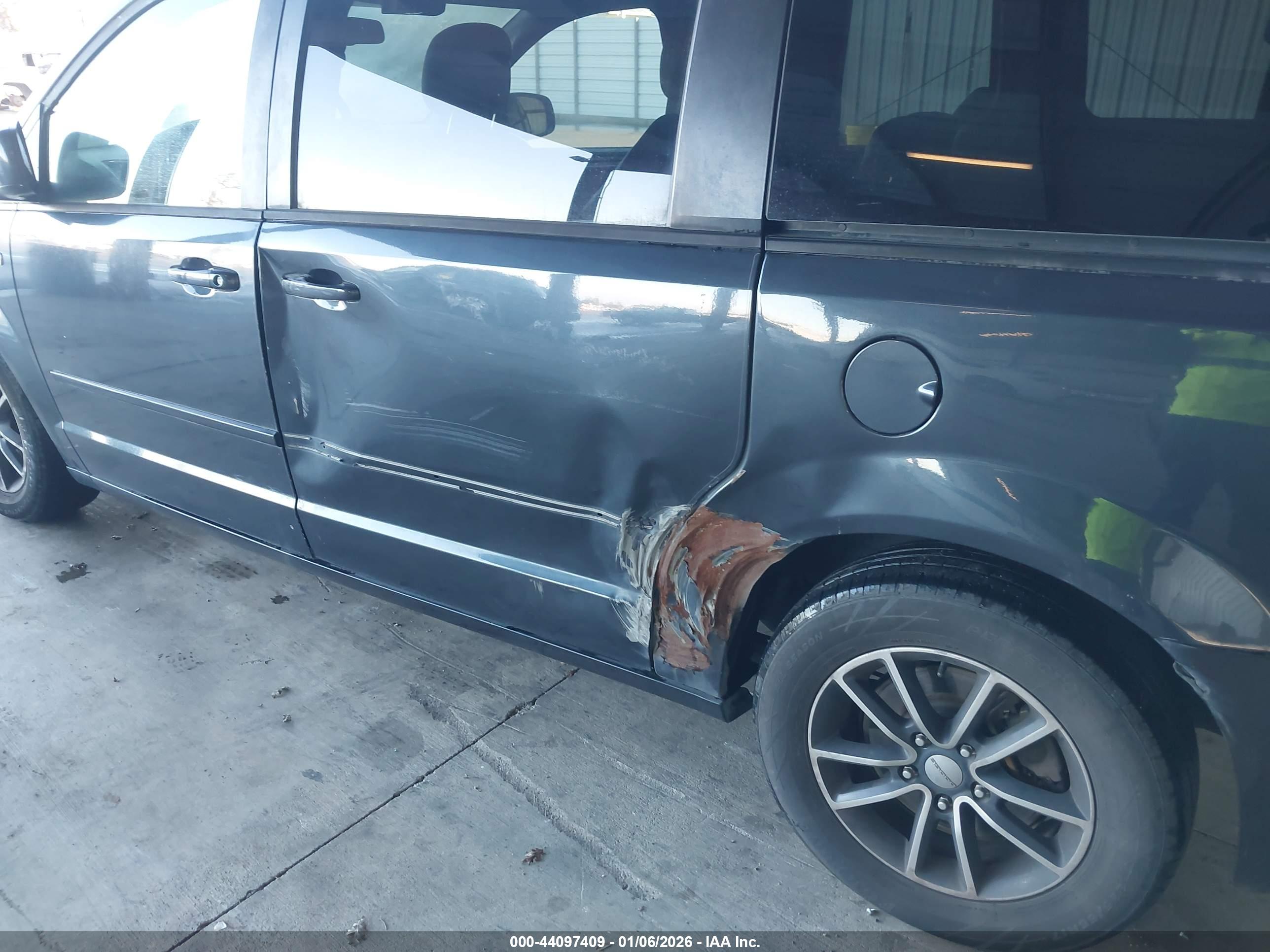 DODGE GRAND image 6