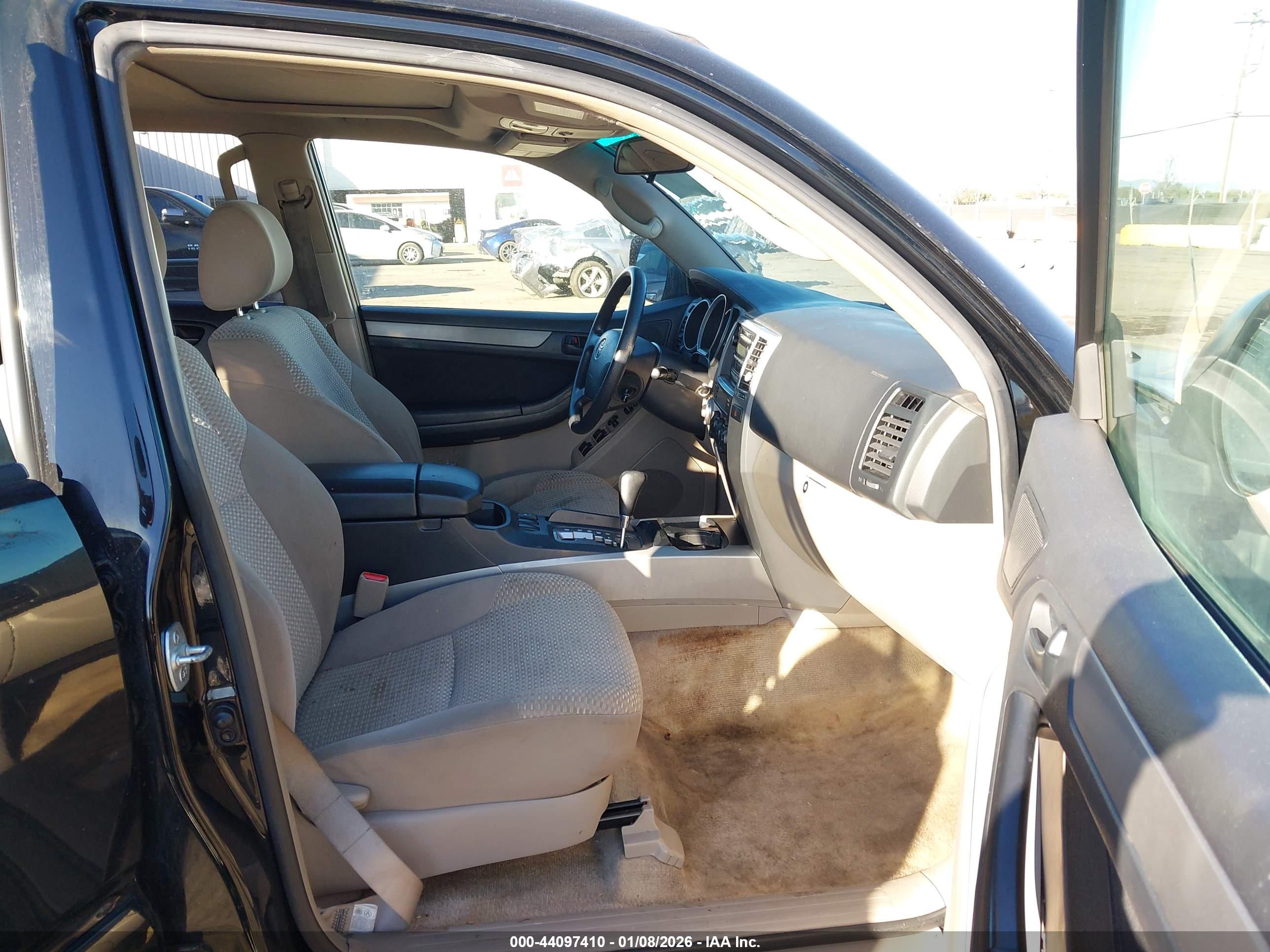 TOYOTA 4RUNNER image 5