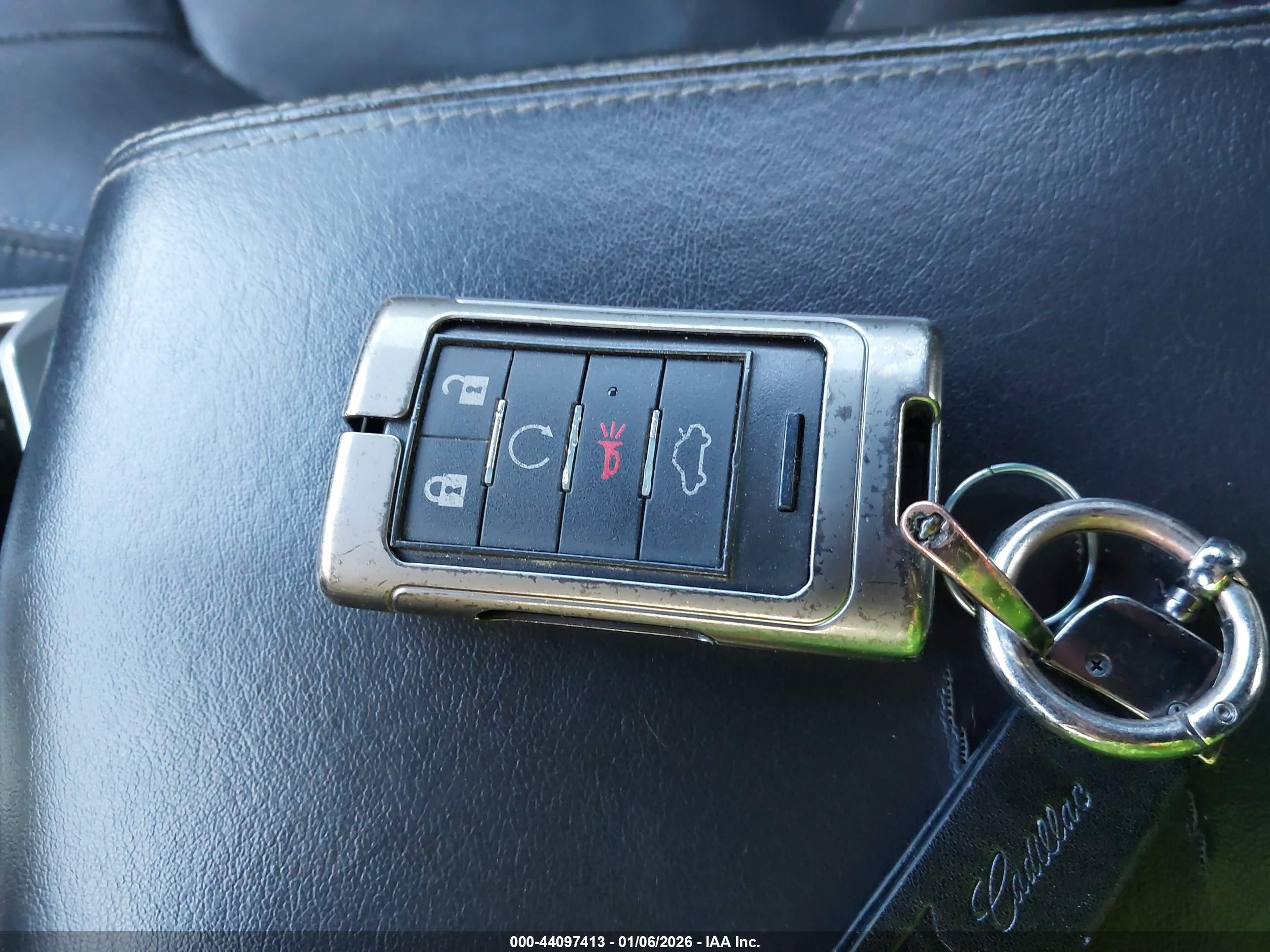 CADILLAC CTS image 11