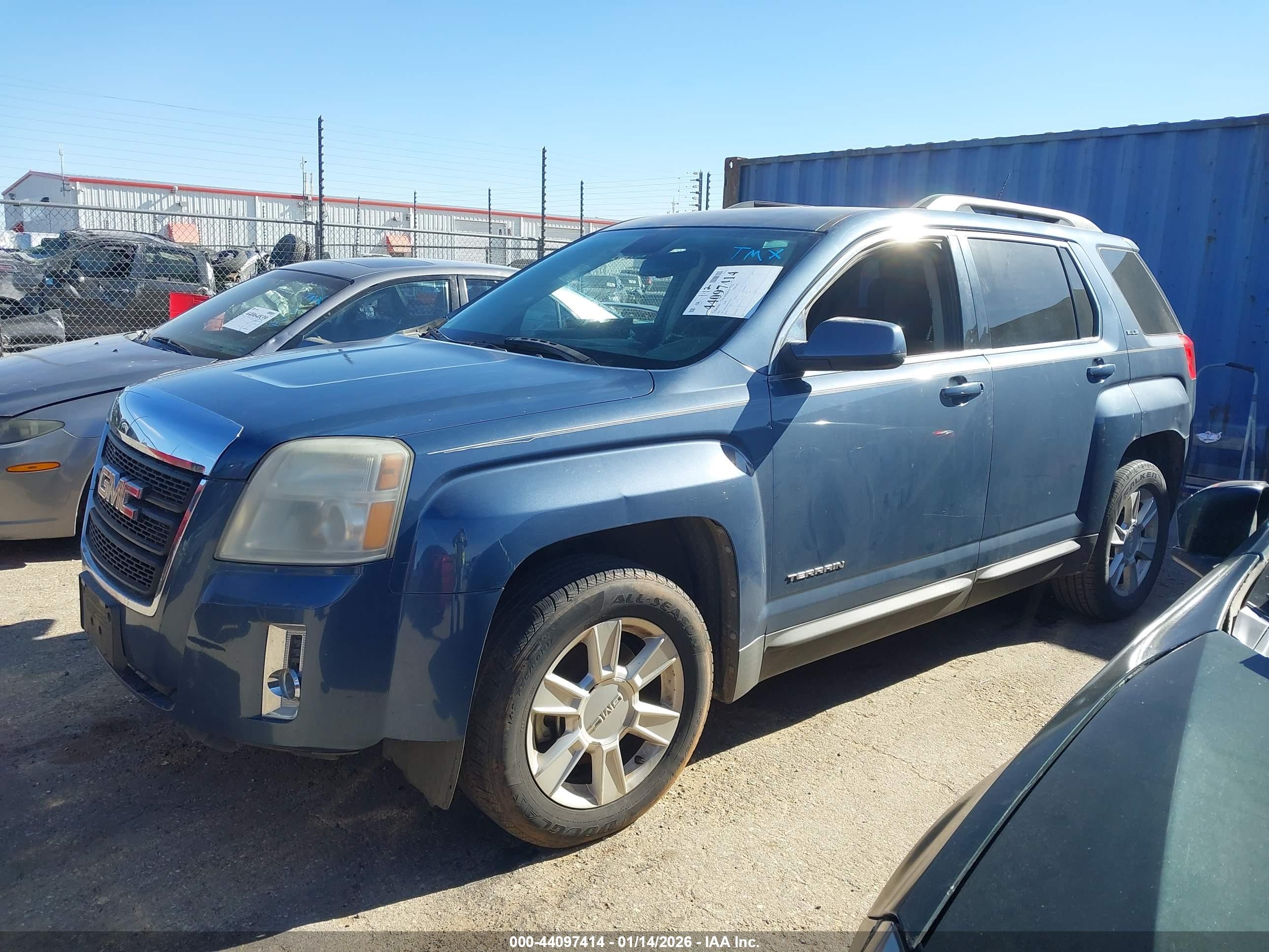 GMC TERRAIN image 2