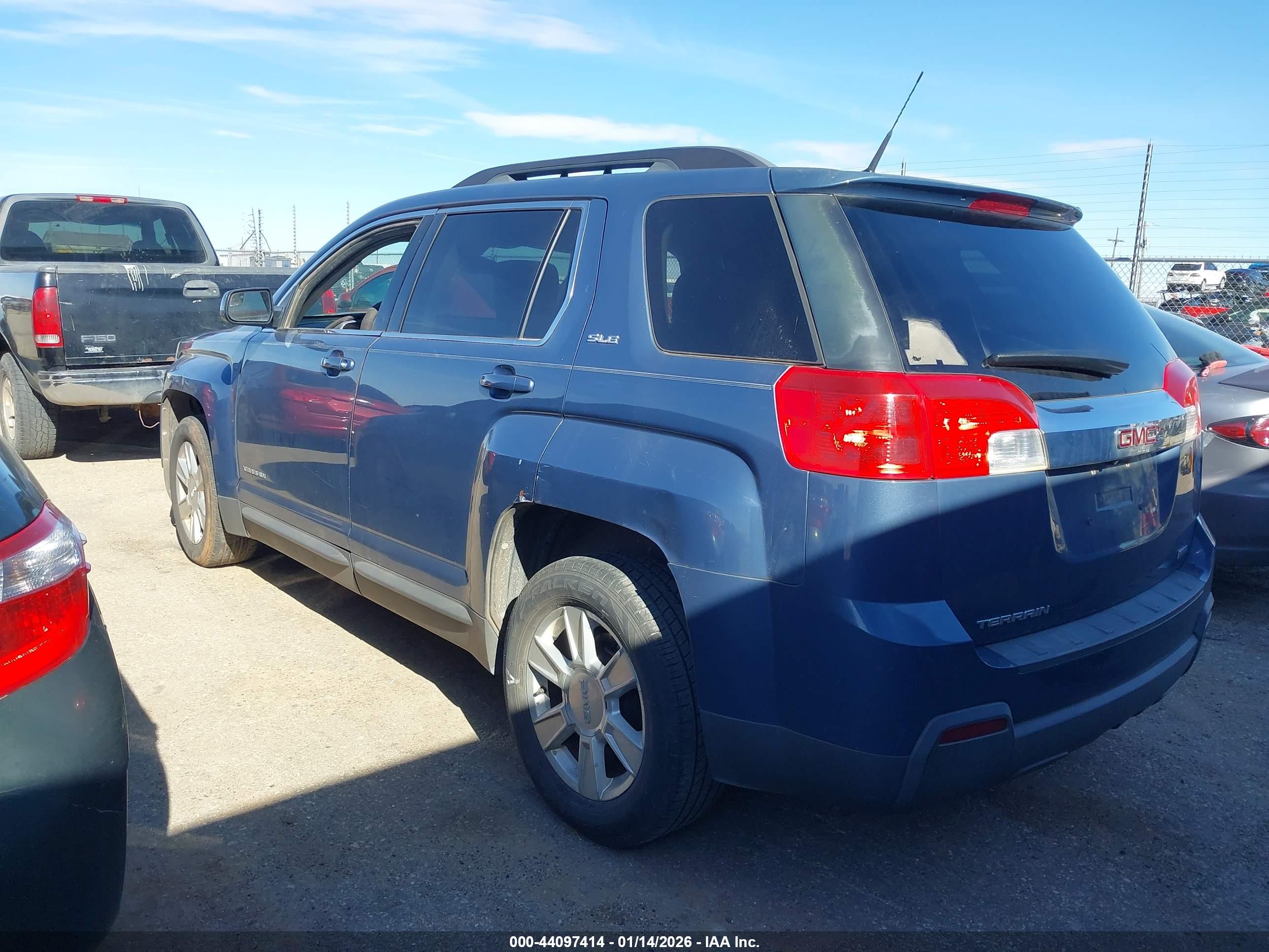 GMC TERRAIN image 3