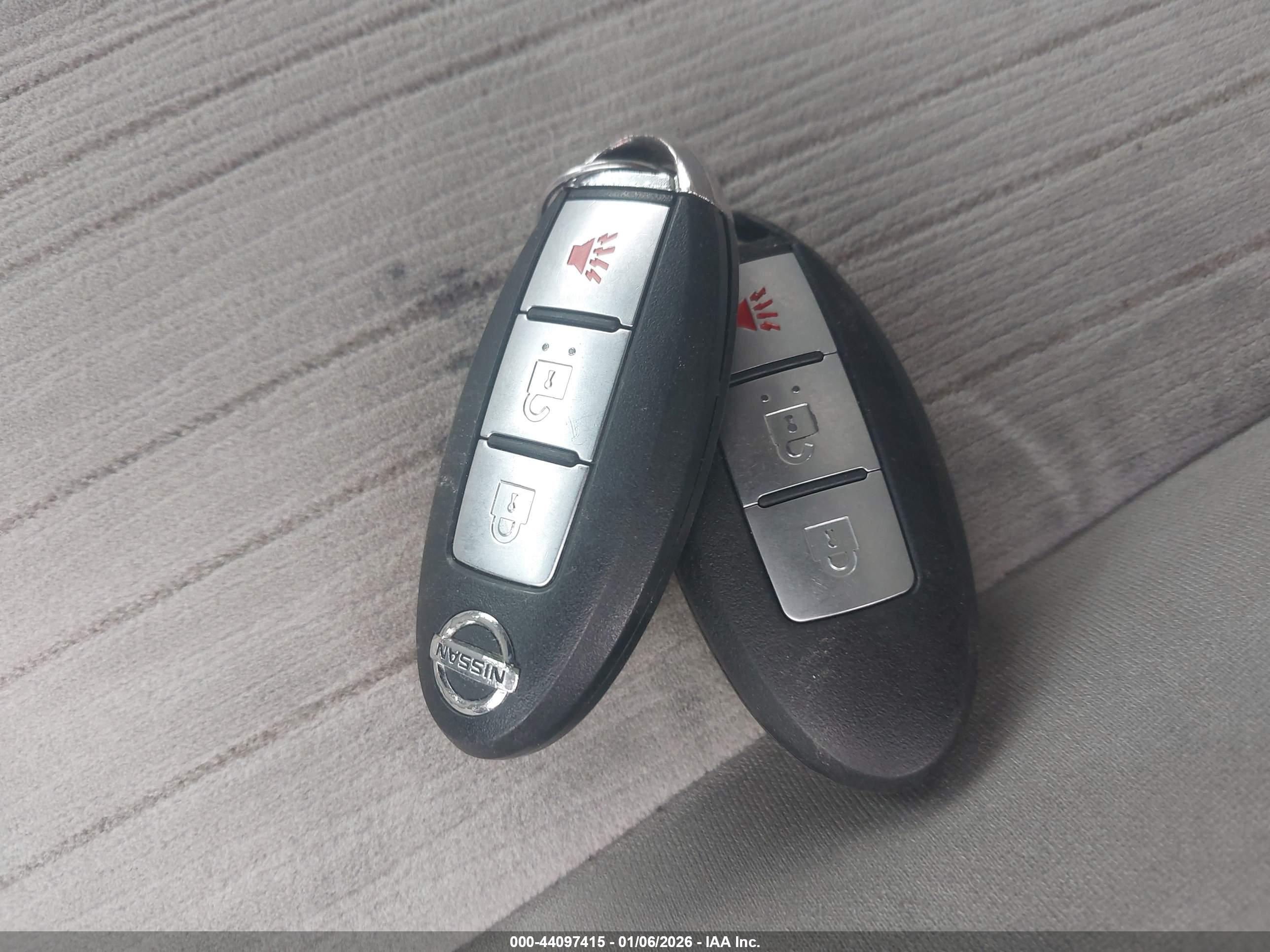 NISSAN QUEST image 11