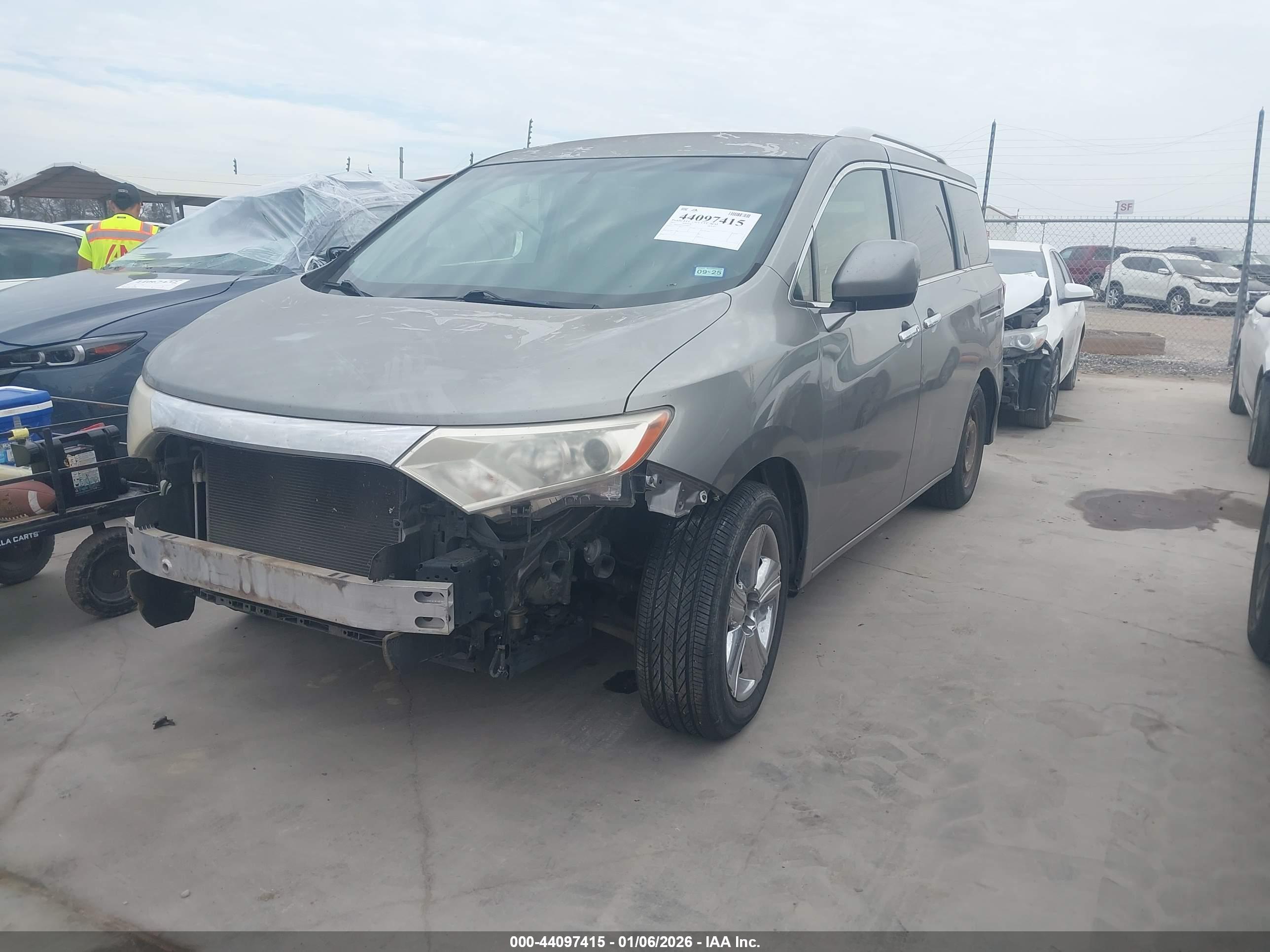 NISSAN QUEST image 2