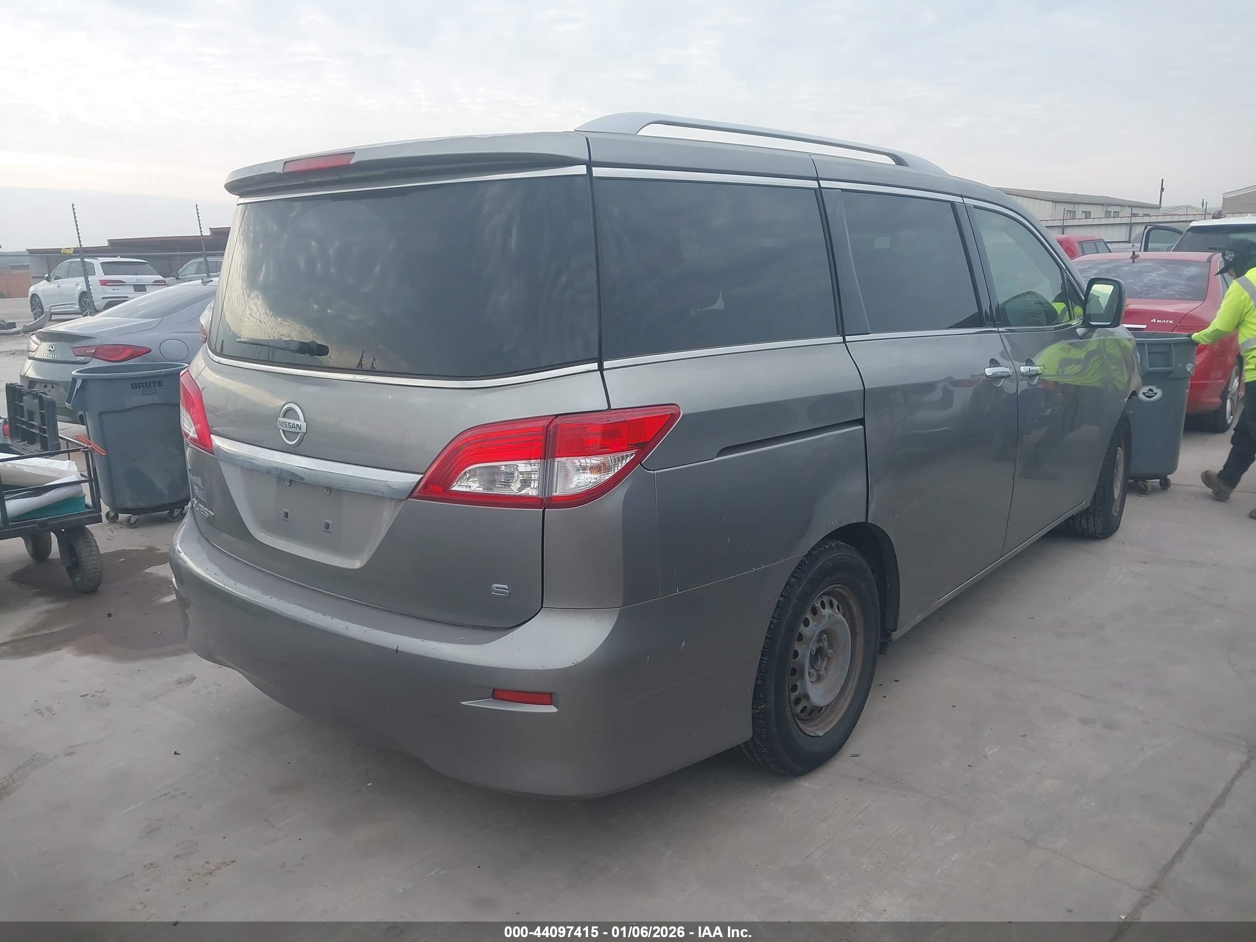 NISSAN QUEST image 4