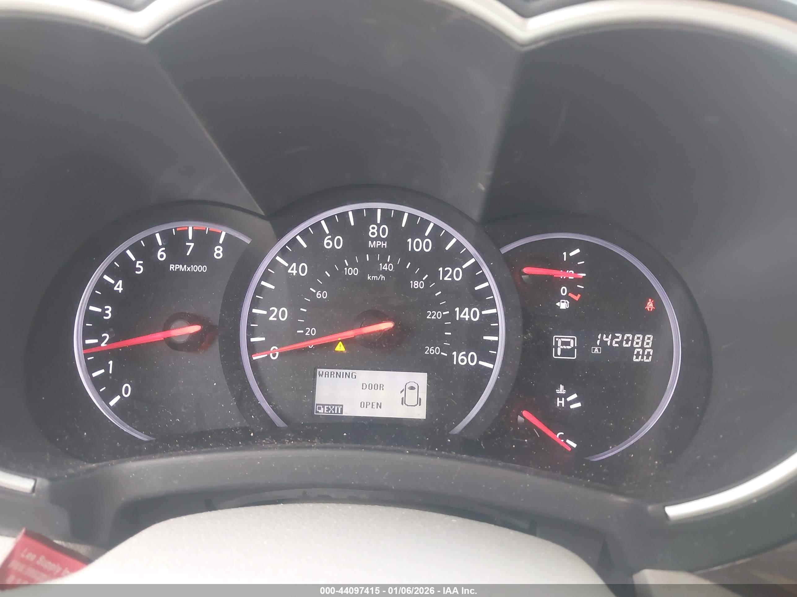 NISSAN QUEST image 7