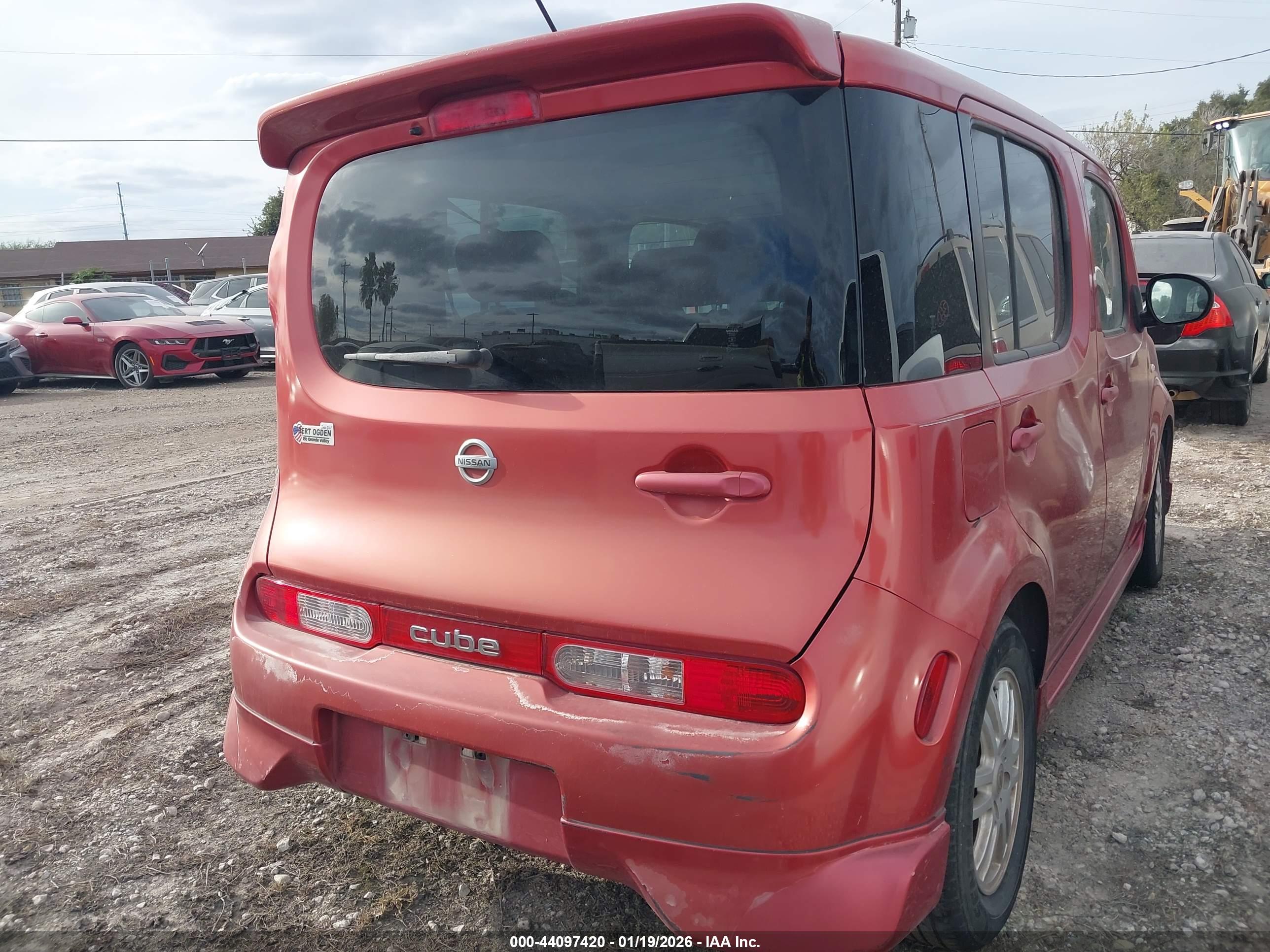 NISSAN CUBE image 6