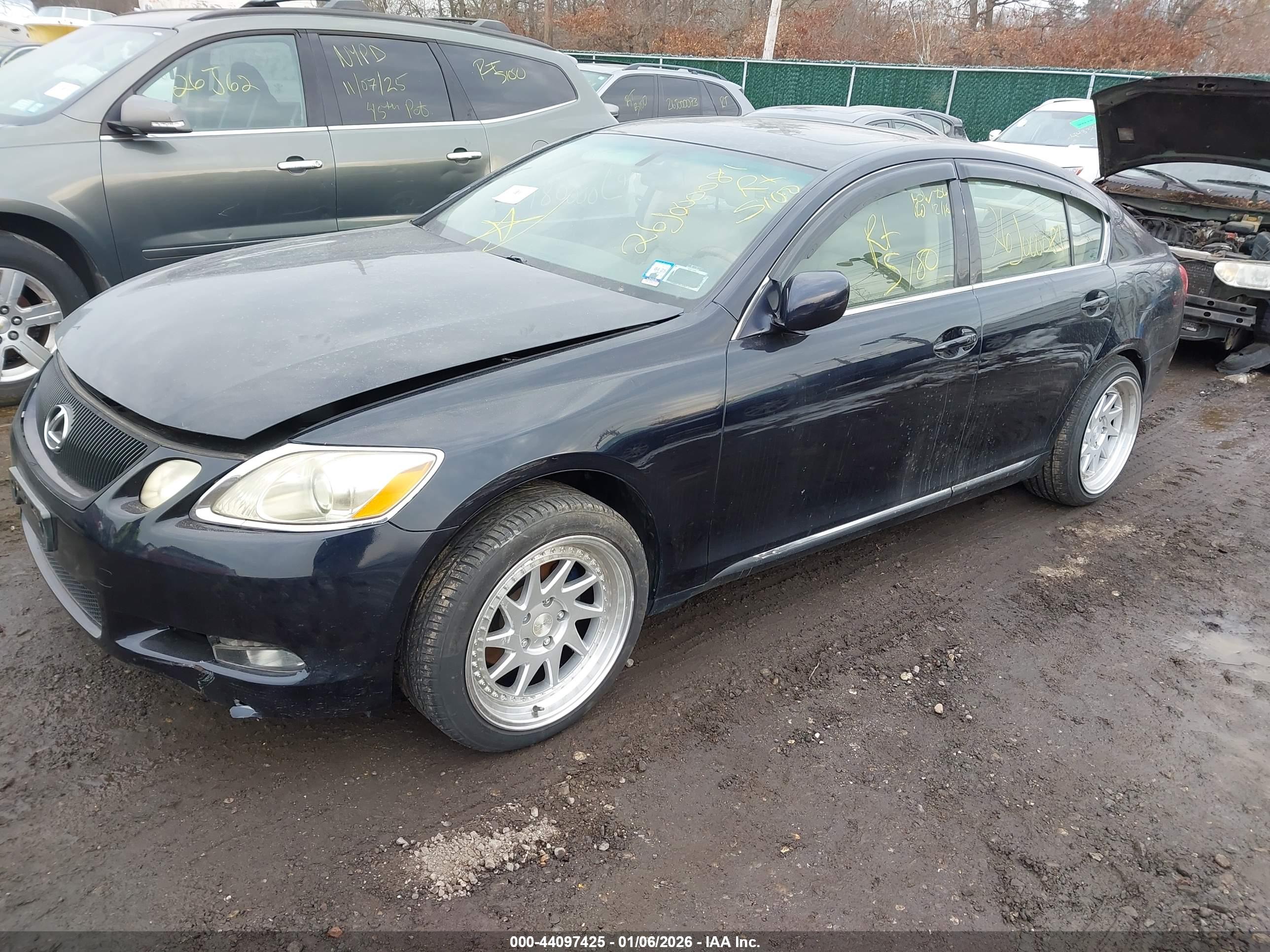 LEXUS GS image 2