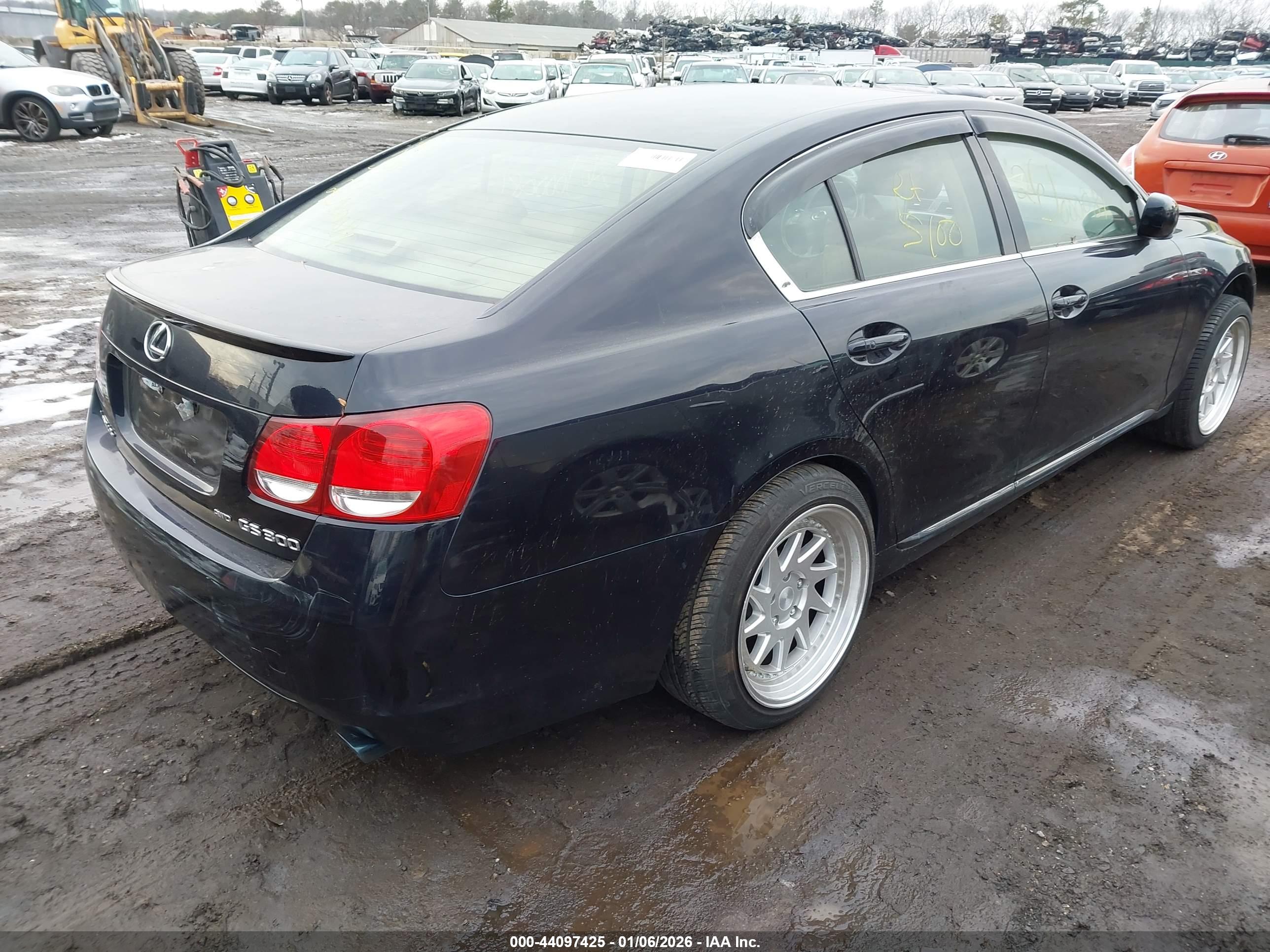 LEXUS GS image 3