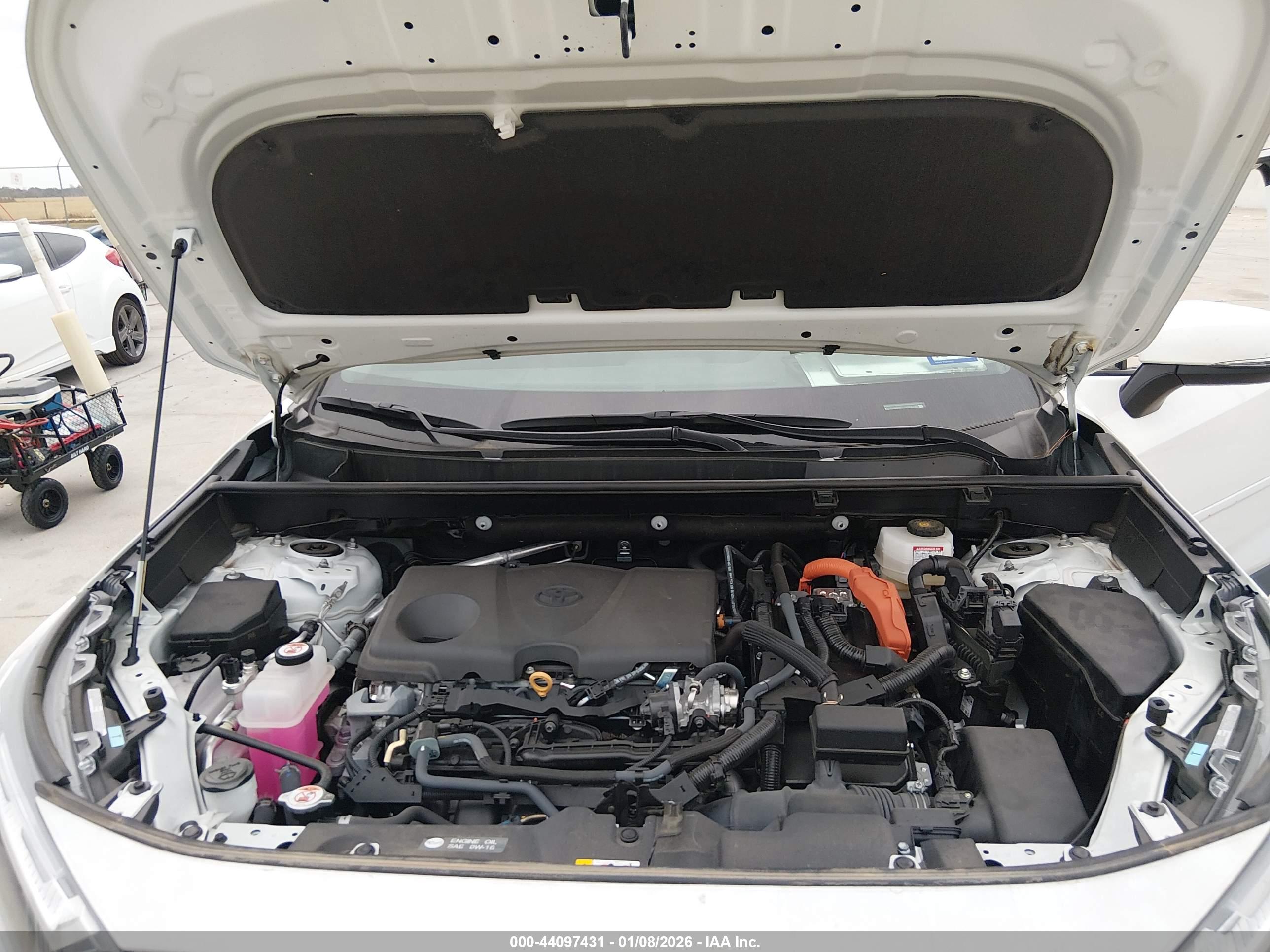 TOYOTA RAV4 image 10