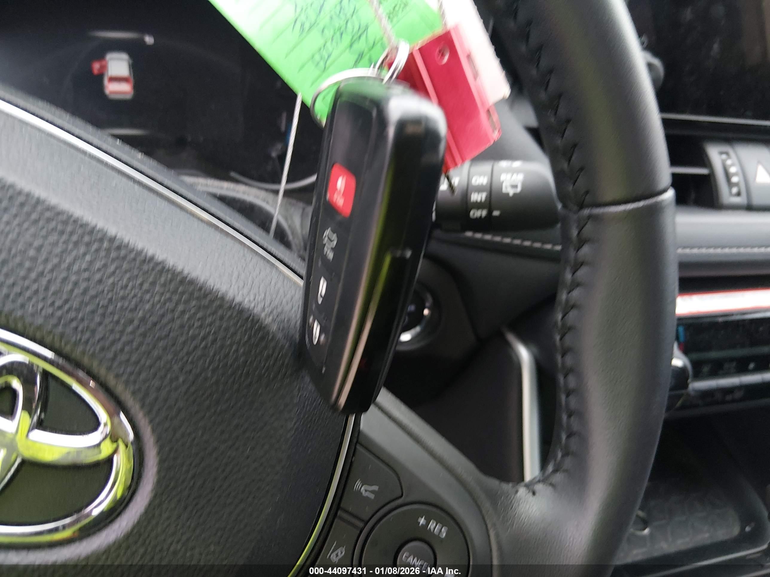 TOYOTA RAV4 image 11