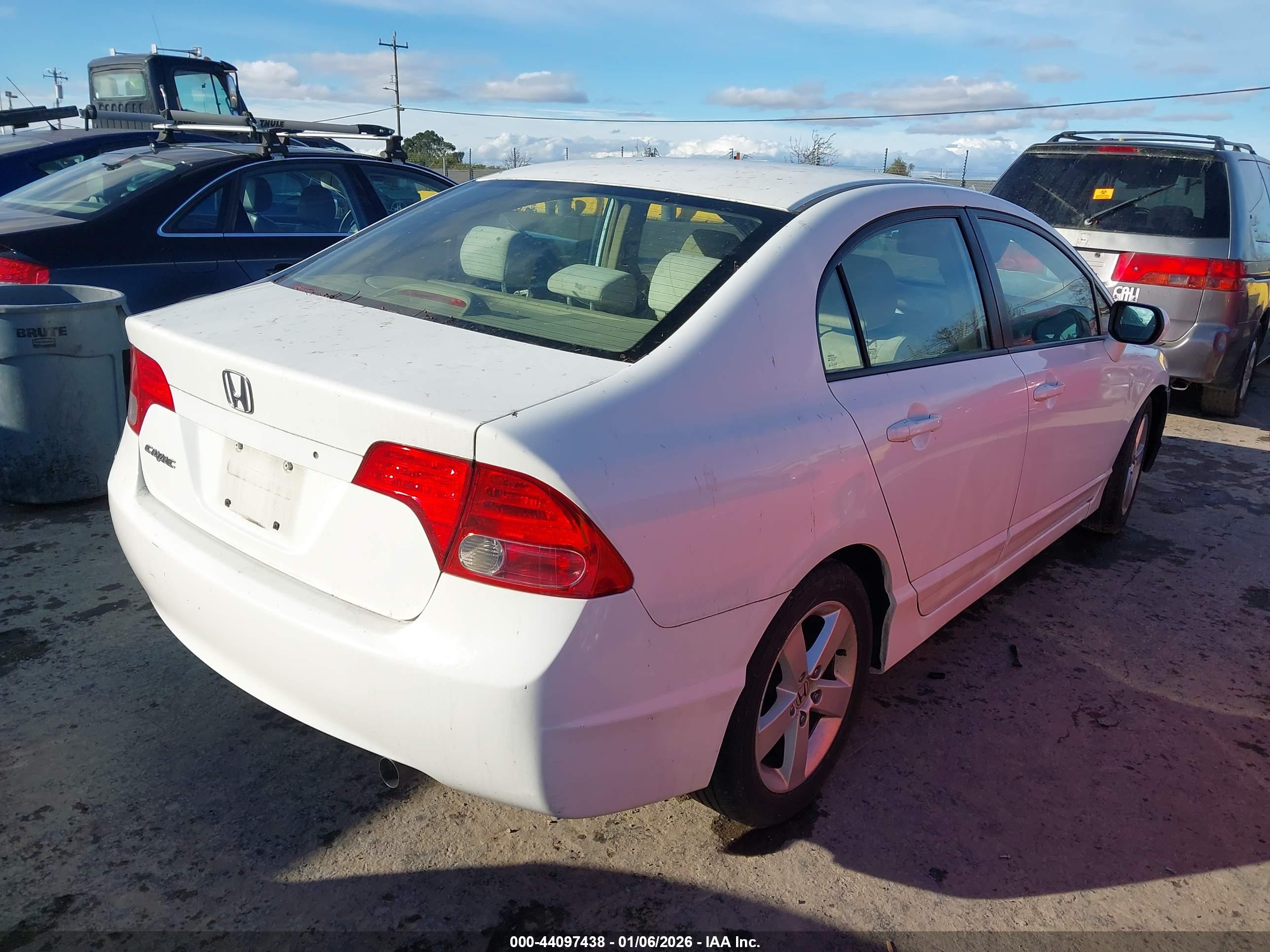 HONDA CIVIC image 4
