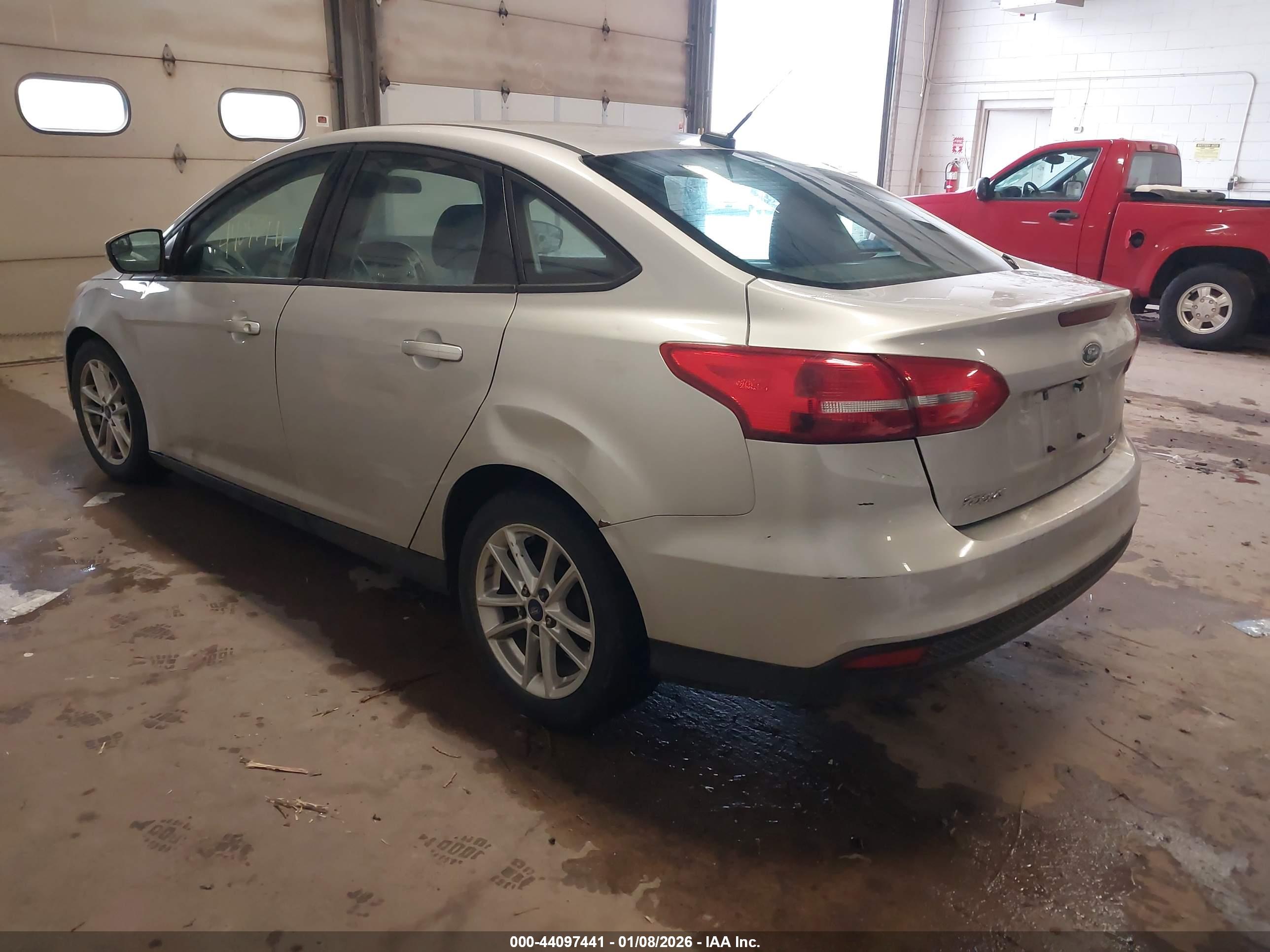 FORD FOCUS image 3