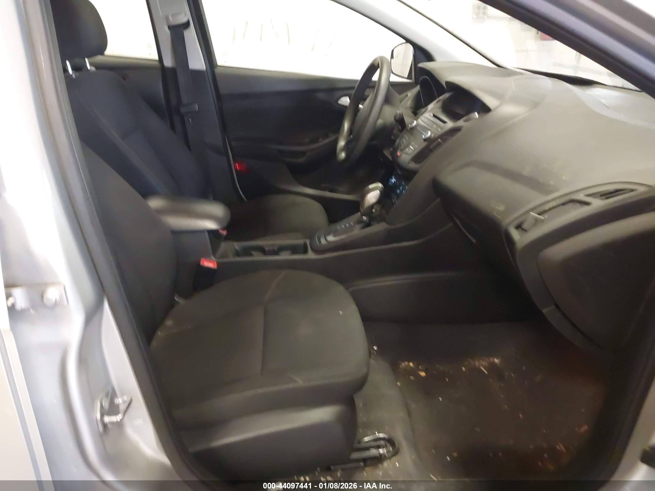 FORD FOCUS image 5