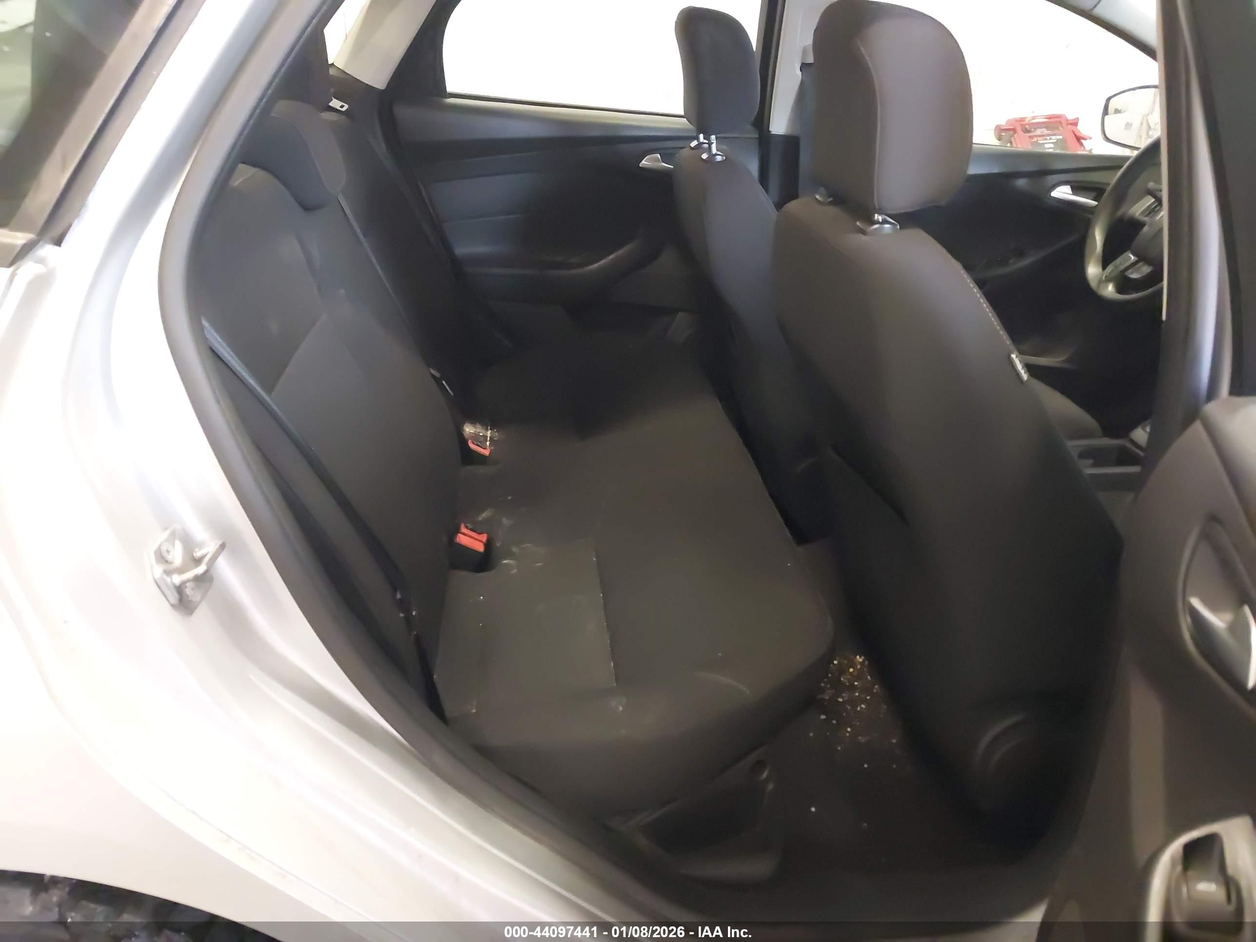 FORD FOCUS image 8