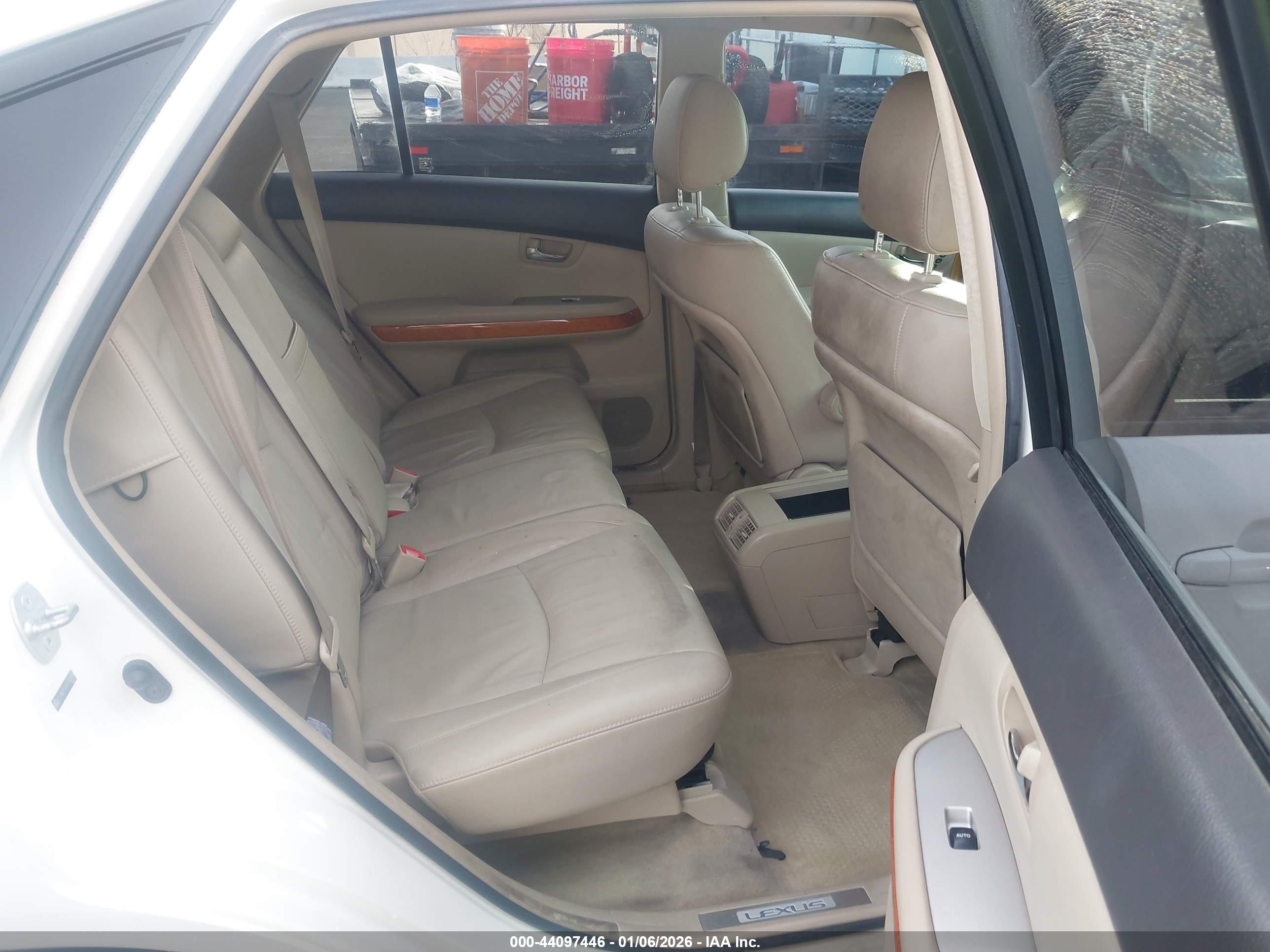 LEXUS RX image 8