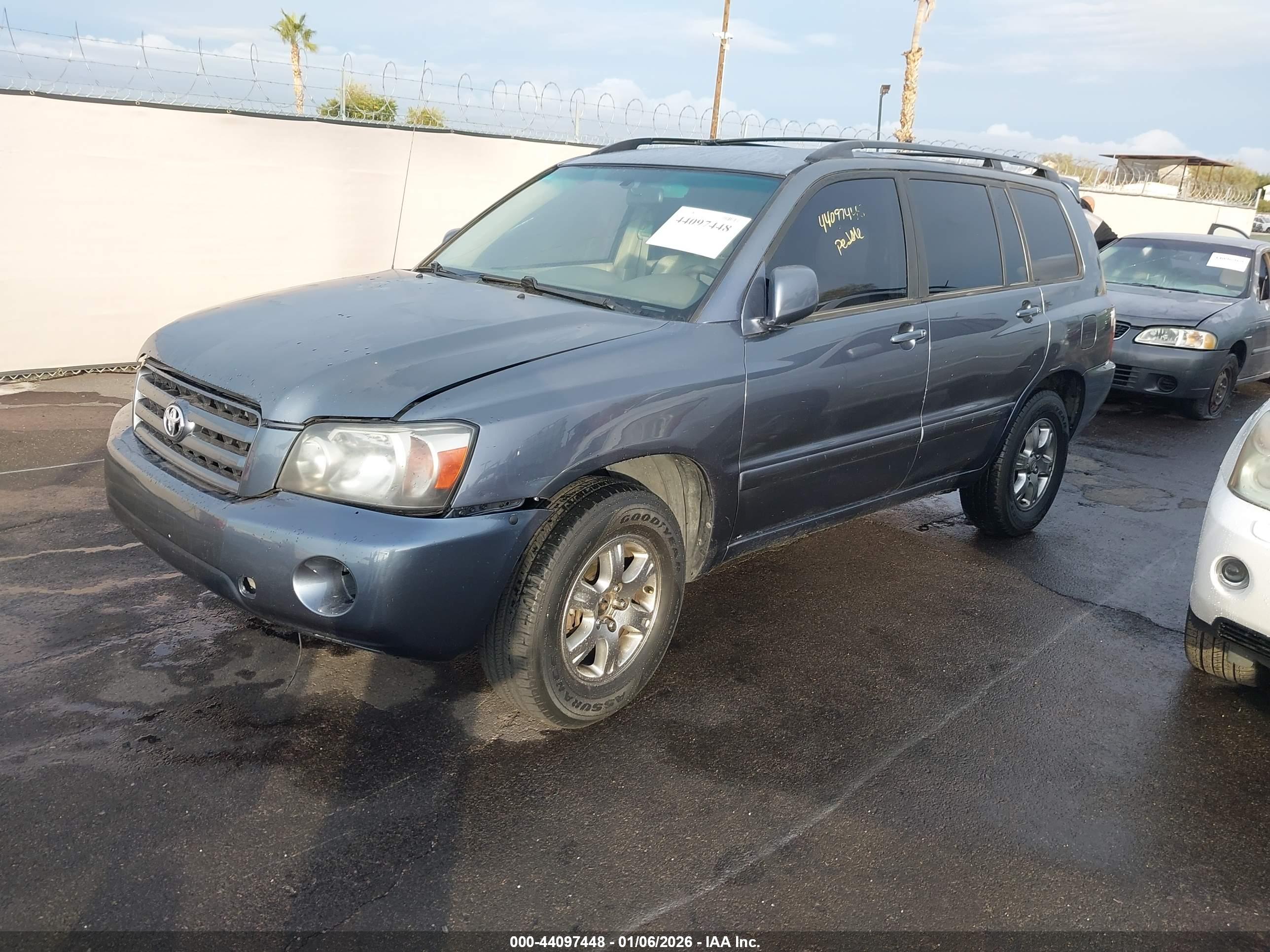 TOYOTA HIGHLANDER image 2