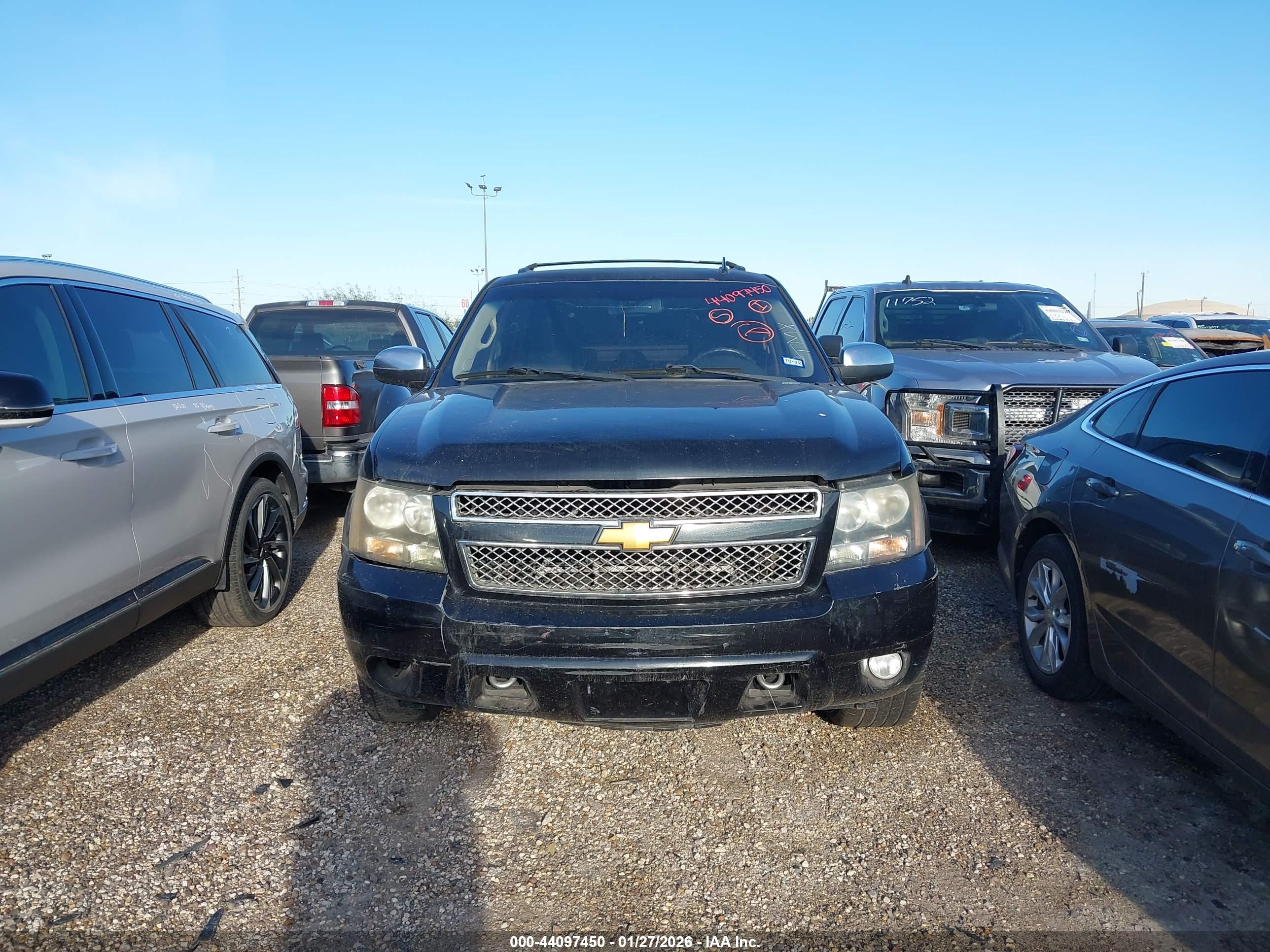 CHEVROLET TAHOE image 6