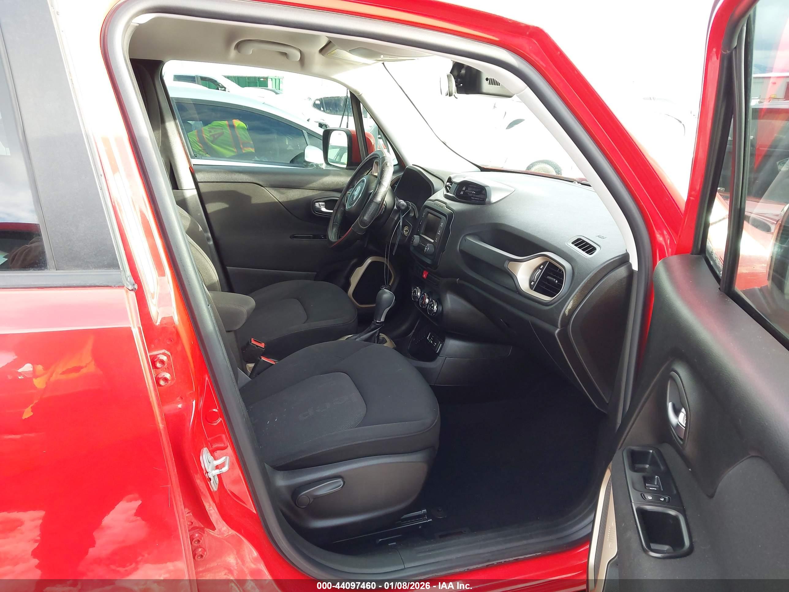 JEEP RENEGADE image 5