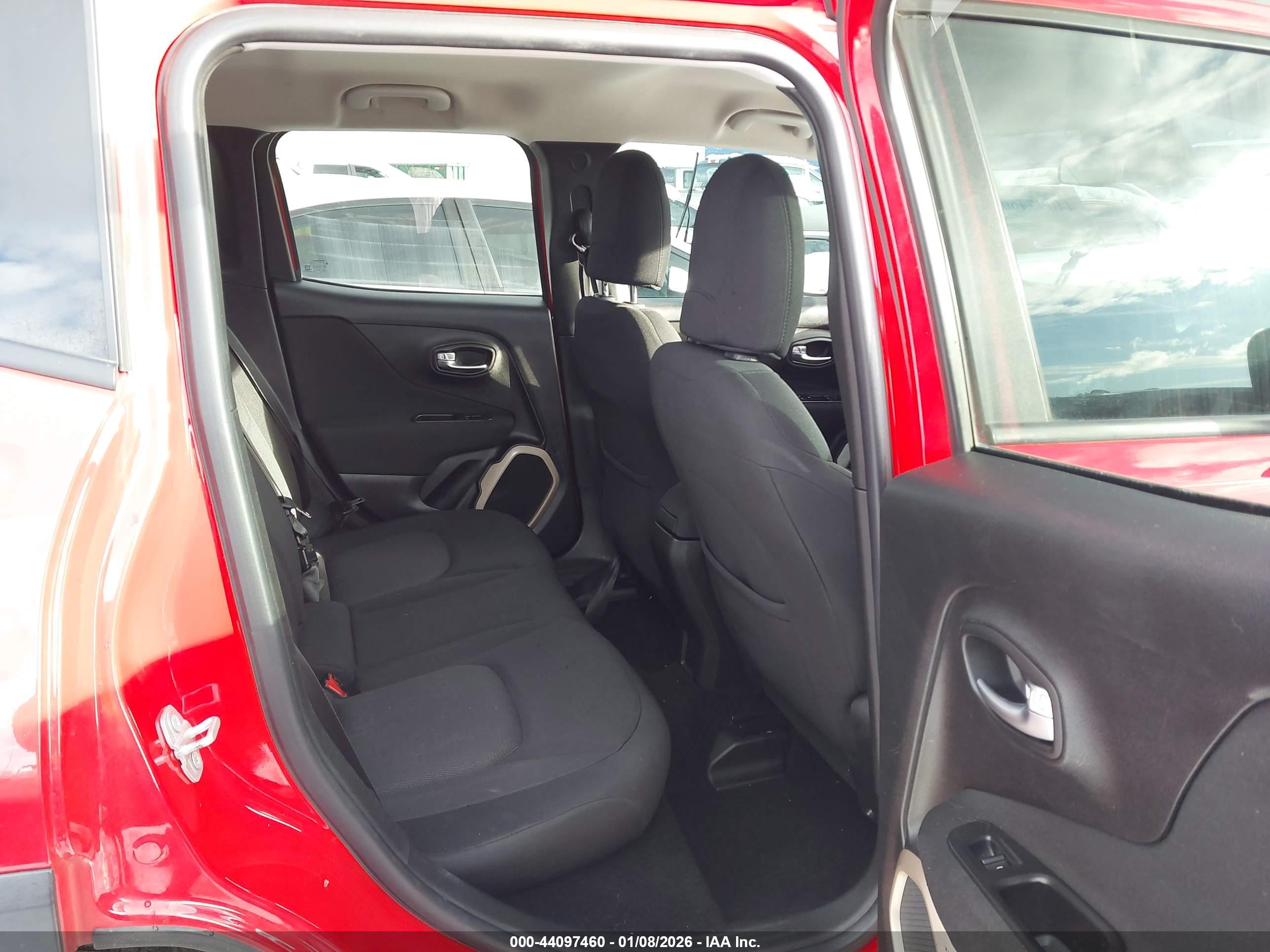 JEEP RENEGADE image 8