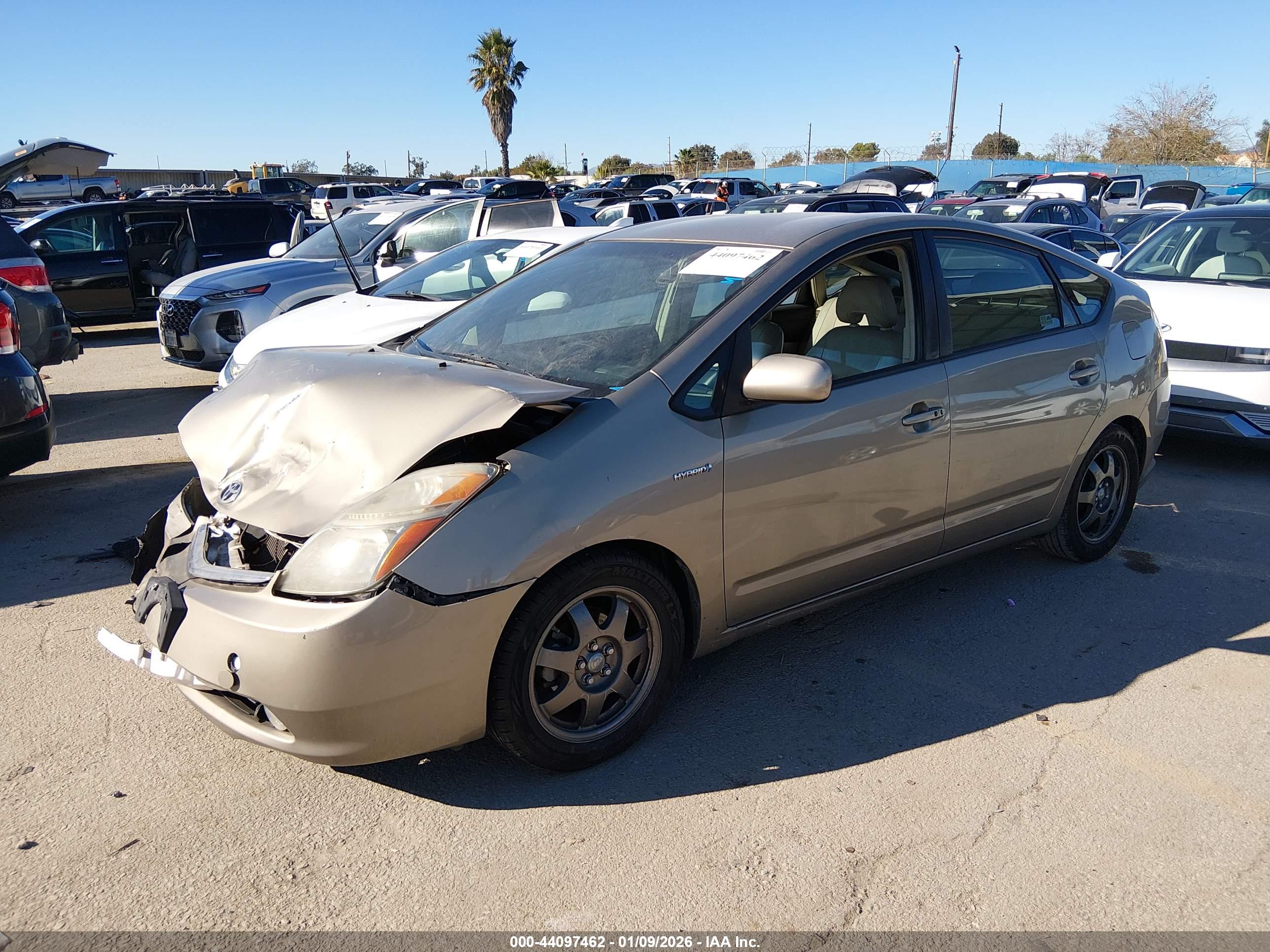 TOYOTA PRIUS image 2