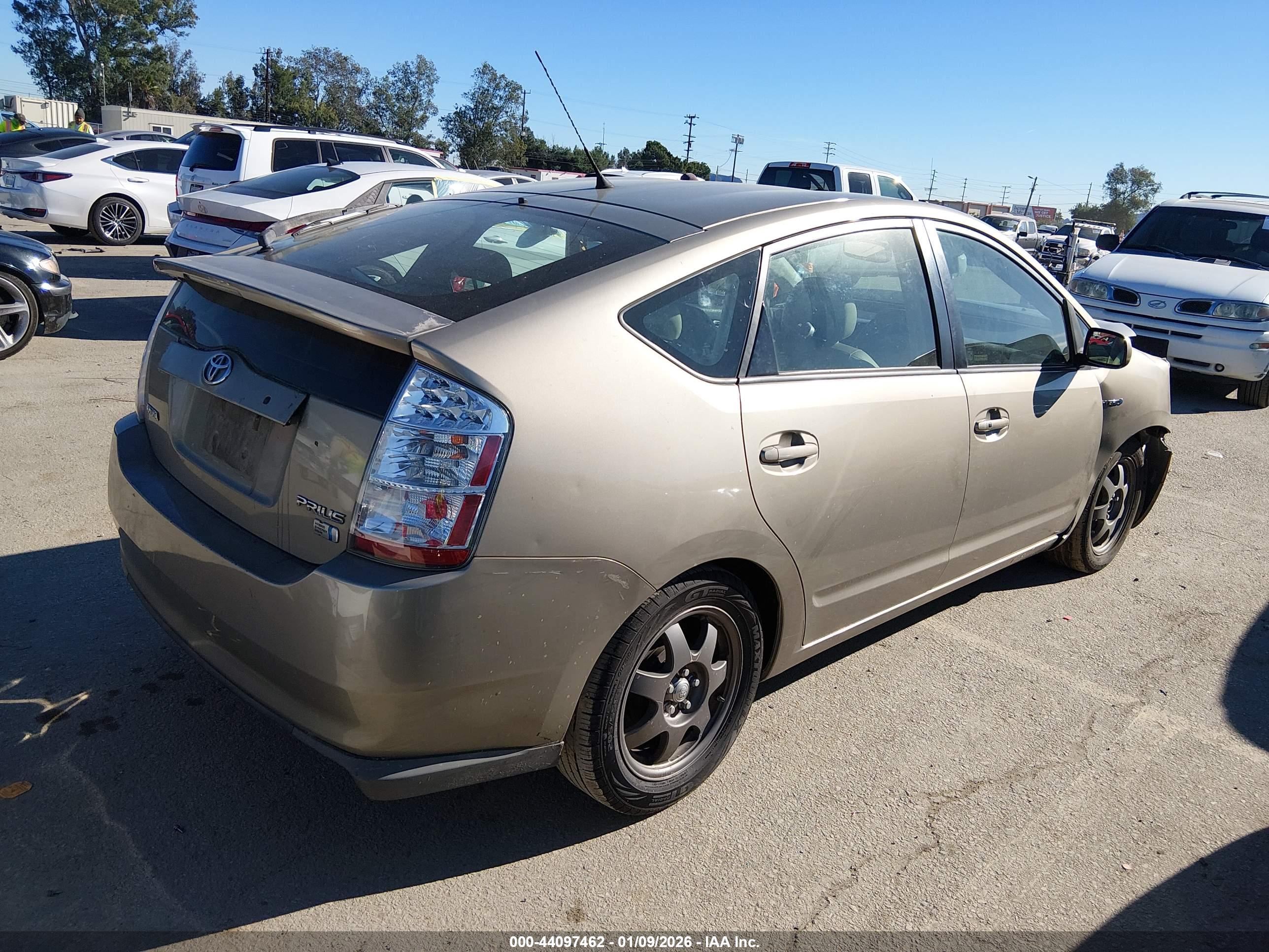 TOYOTA PRIUS image 4