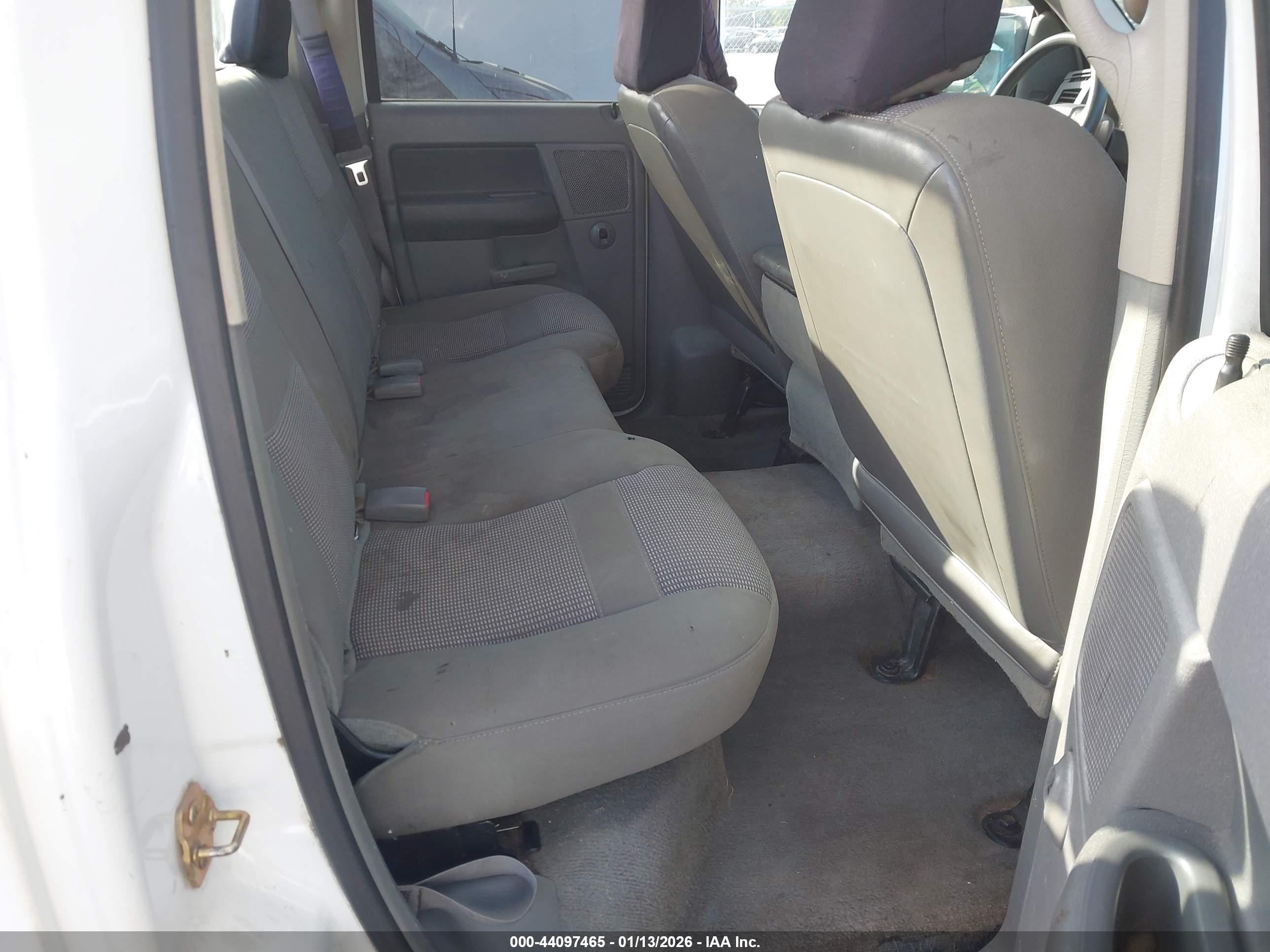 DODGE RAM image 8