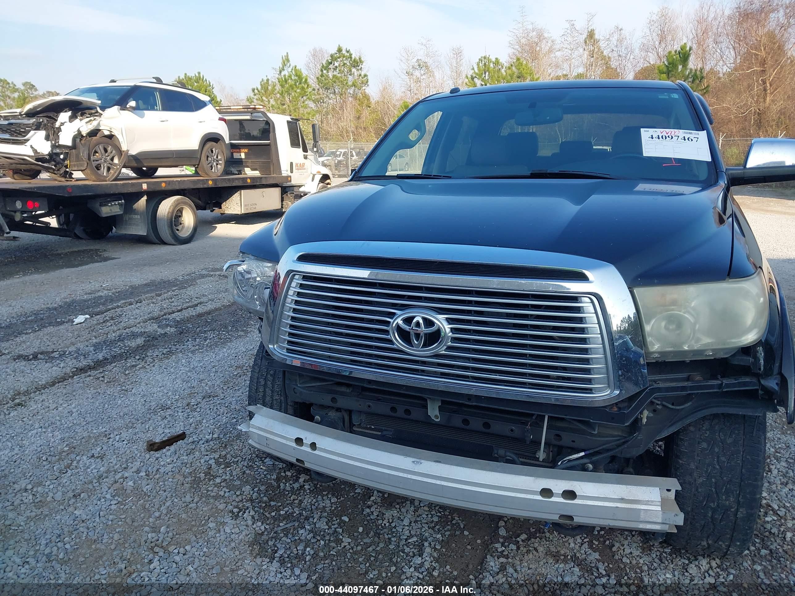 TOYOTA TUNDRA image 6