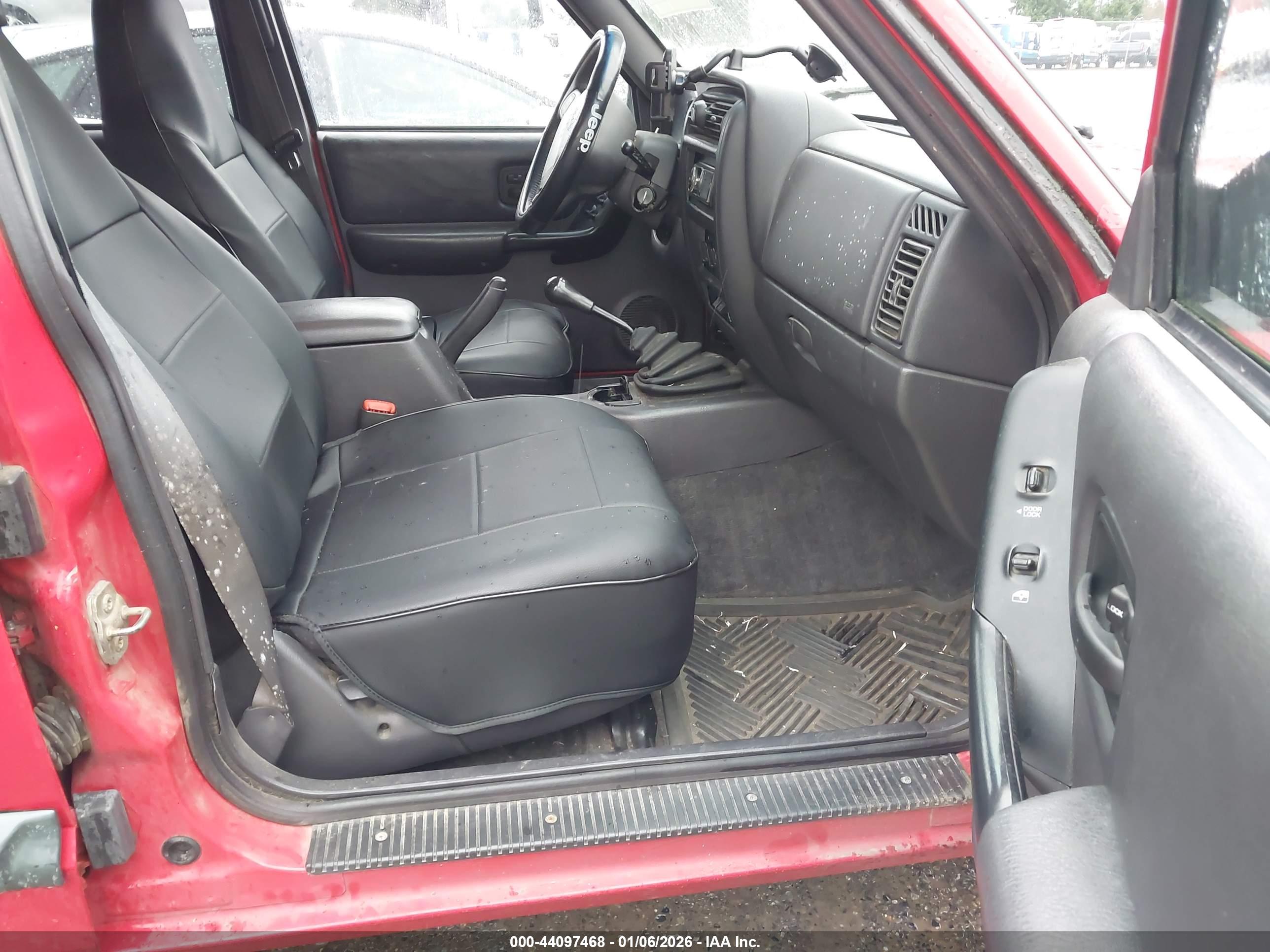 JEEP CHEROKEE image 5