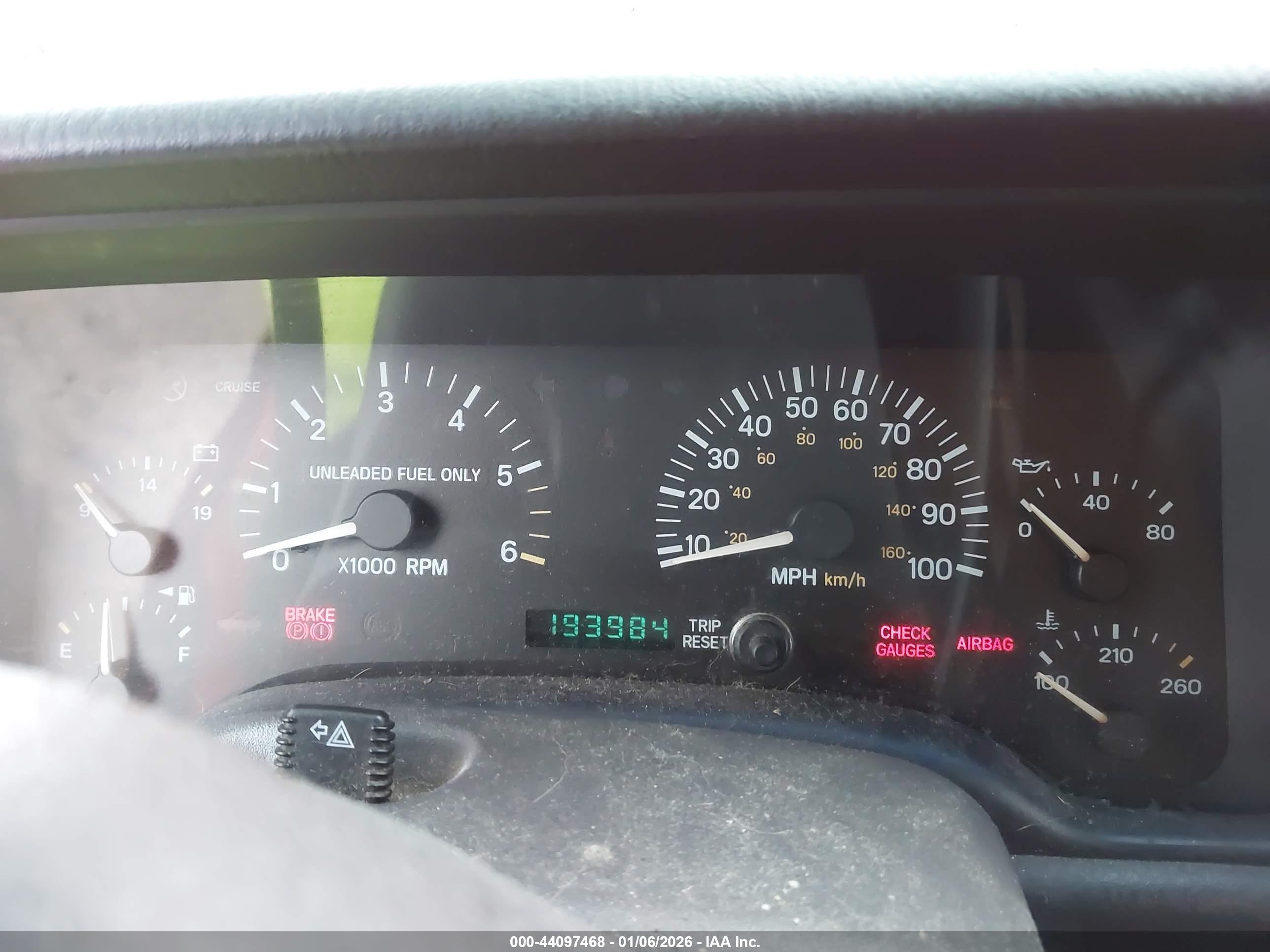 JEEP CHEROKEE image 7
